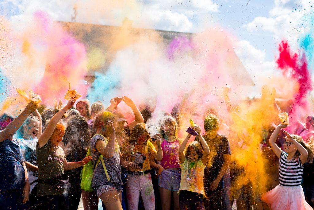 Fête de la saint etienne avec holi color party