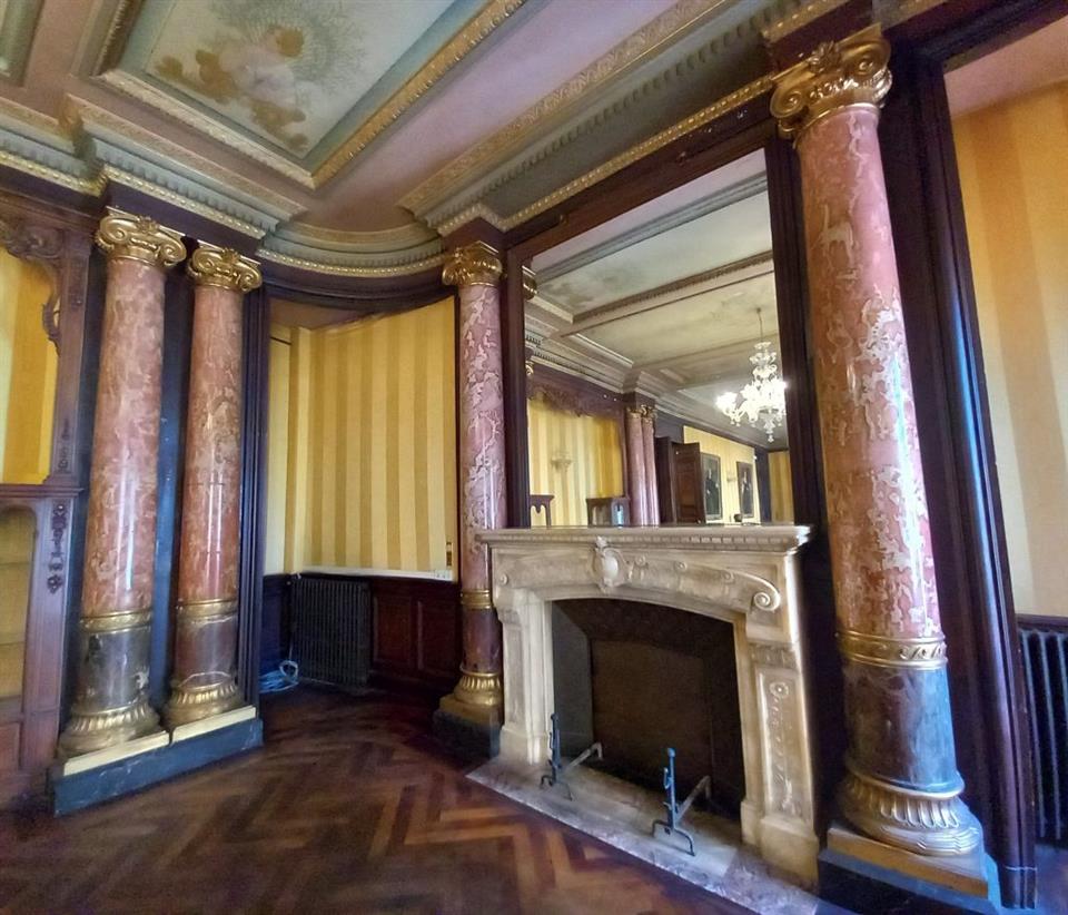 Marbre en majesté: Du sol au plafond