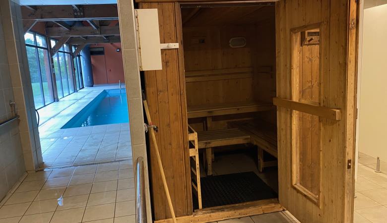 11 Sauna et piscine