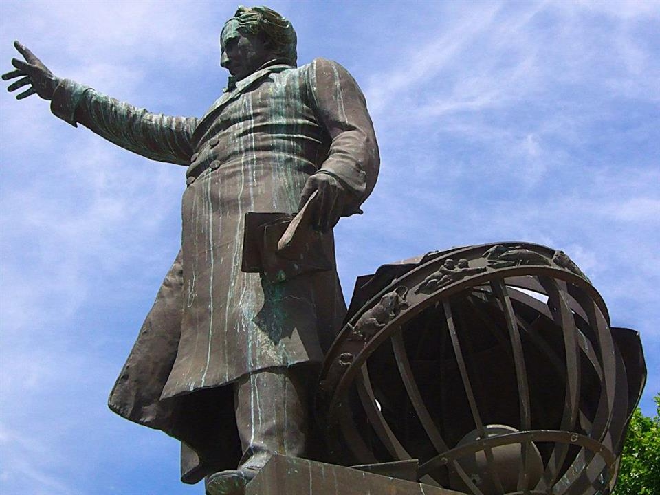 Le bronze, métal du récit urbain