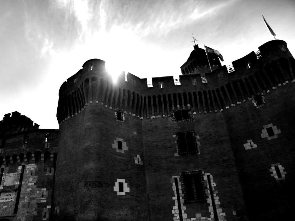 PERPIGNAN, ENTRE HISTOIRE ET SECRETS