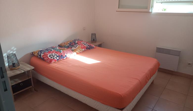CHAMBRE 2 ETAGE 