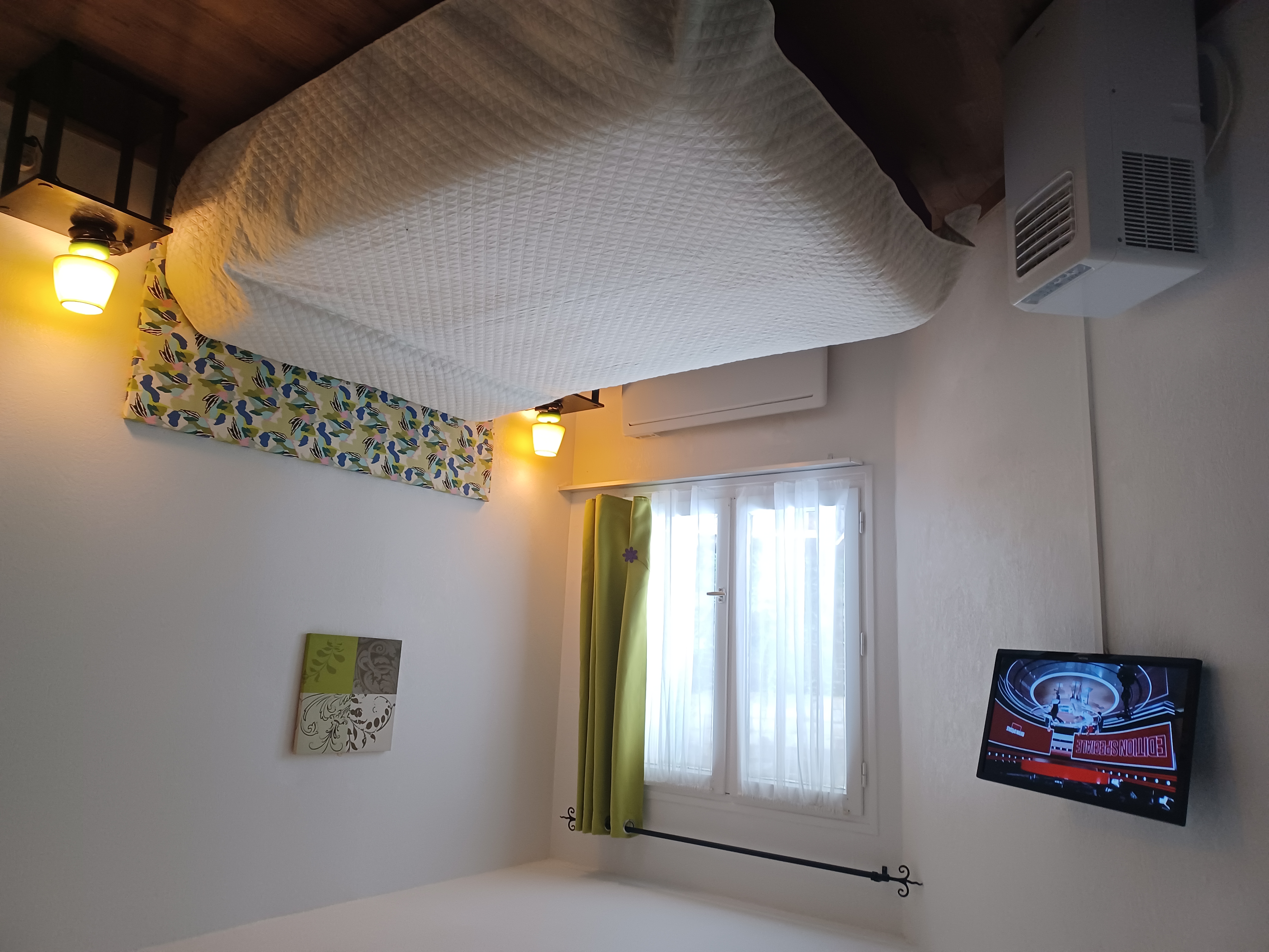 AMBERT VIVIANE - photo 2