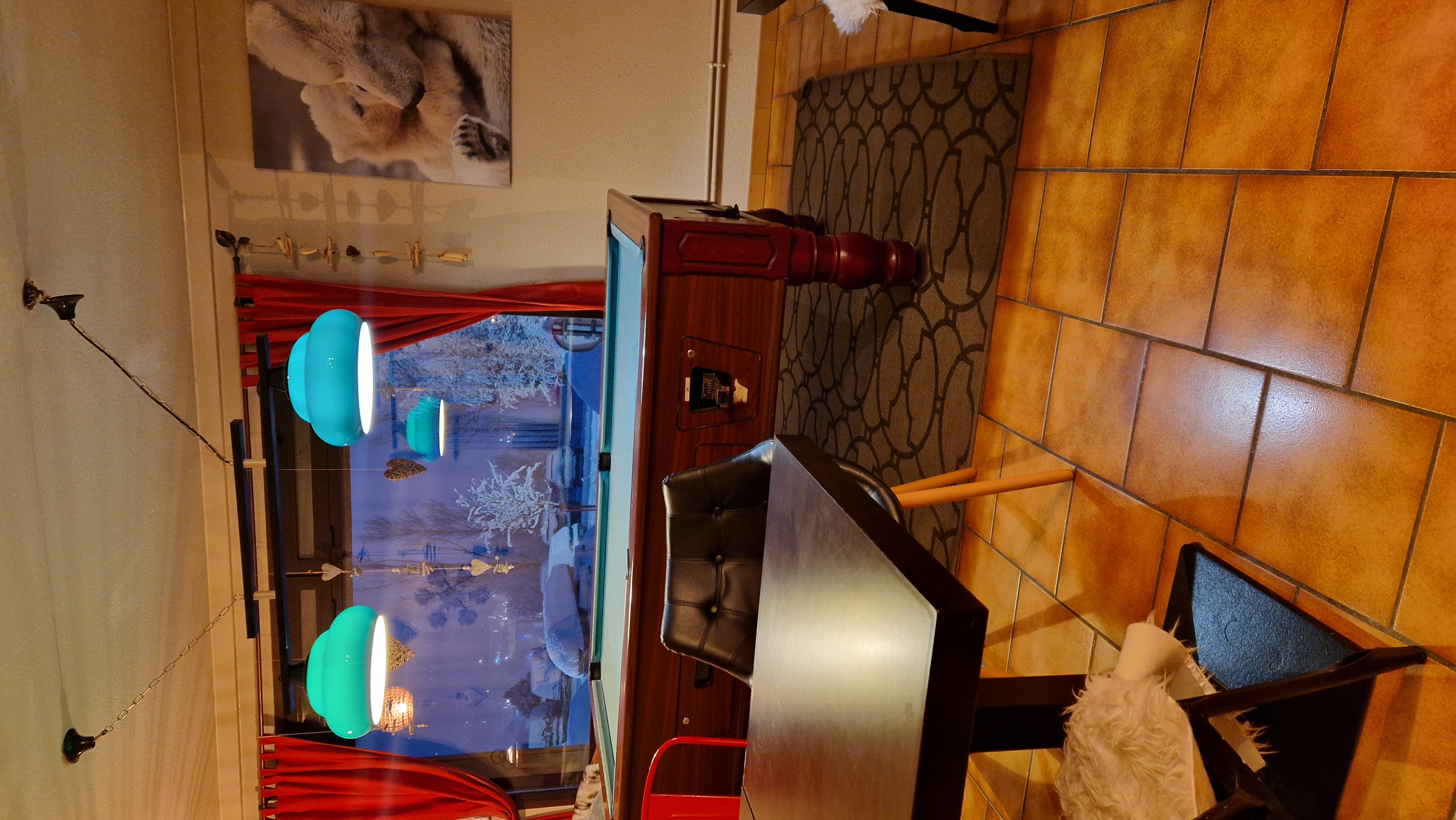 Les Angles - Village station