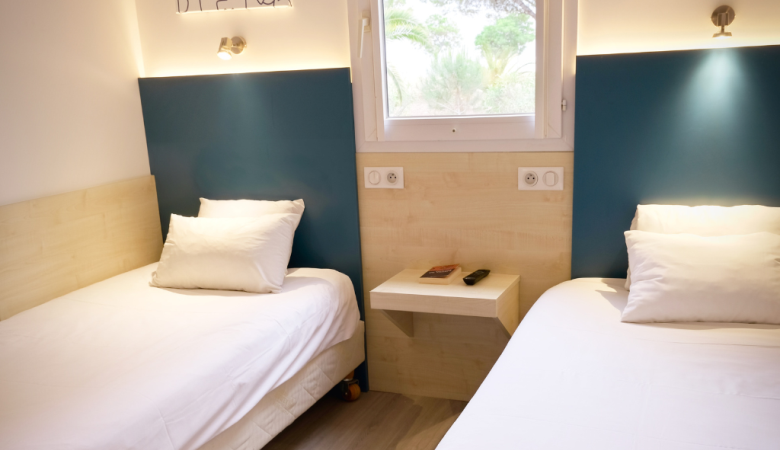 Rivesaltes_hotel KYRIAD DIRECT 2024_chambre deux lits simples