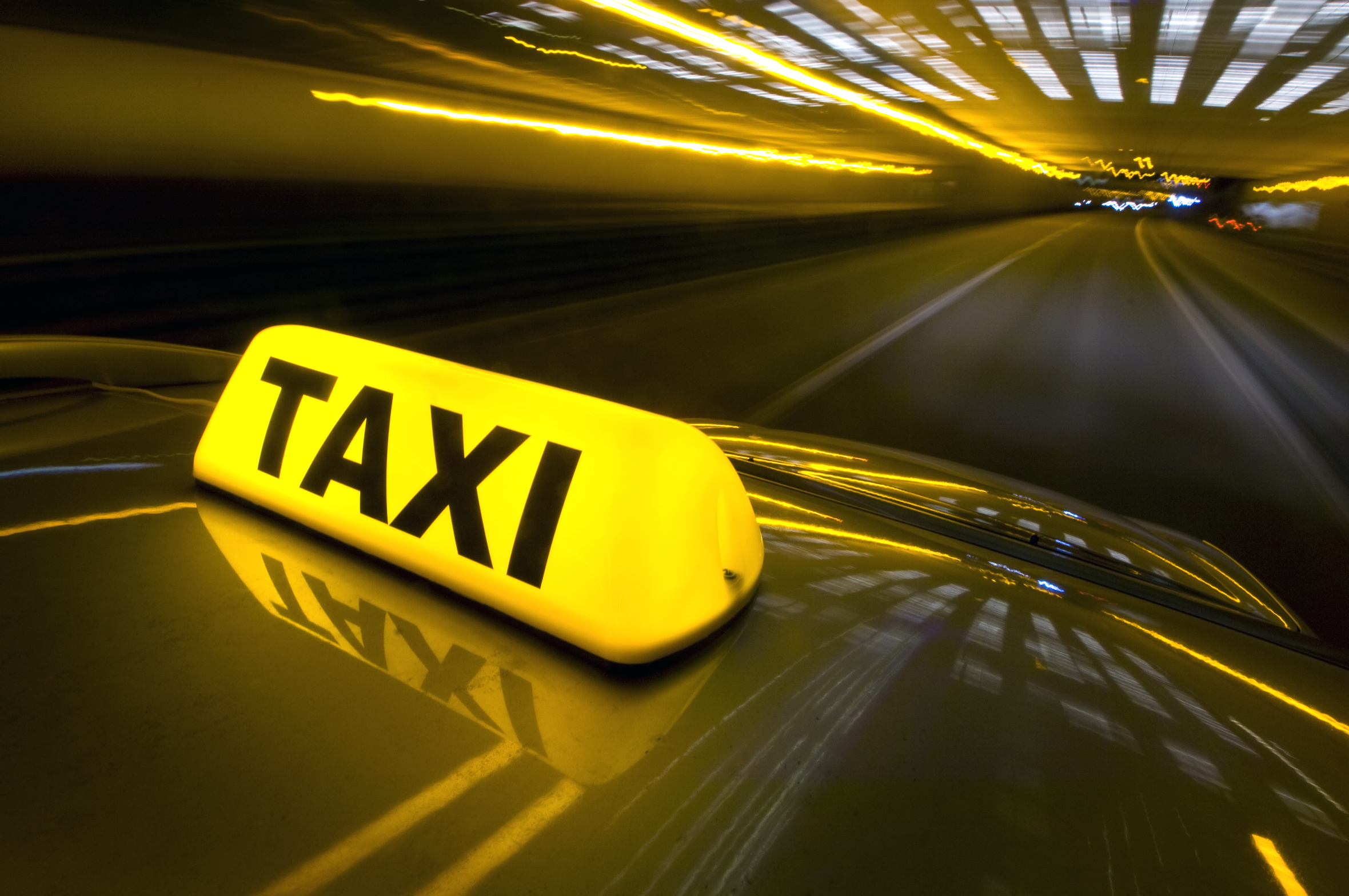  Reserveer Een Taxibusje Bij Global Taxi - A-taxi  thumbnail