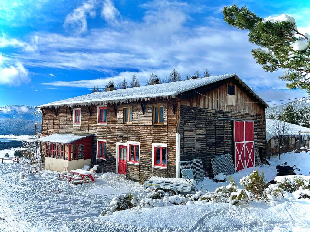 Les Angles - Village station