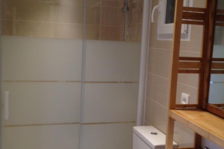 6 Maisonnette salle eau