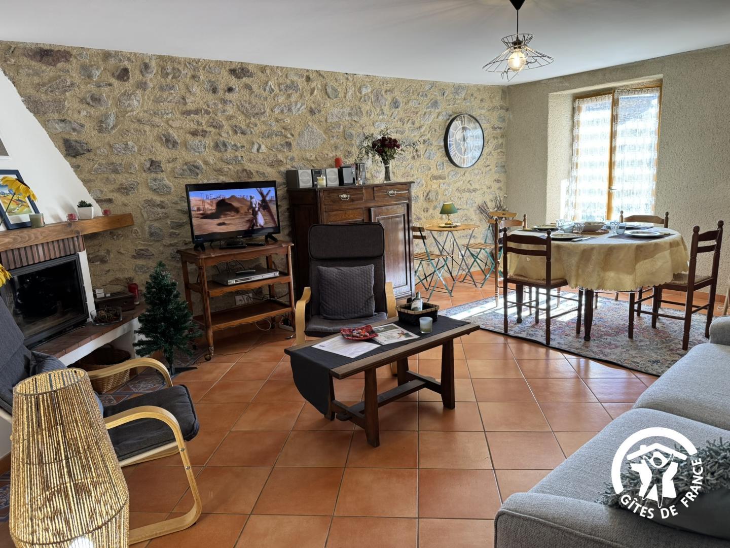 Les Angles - Village station