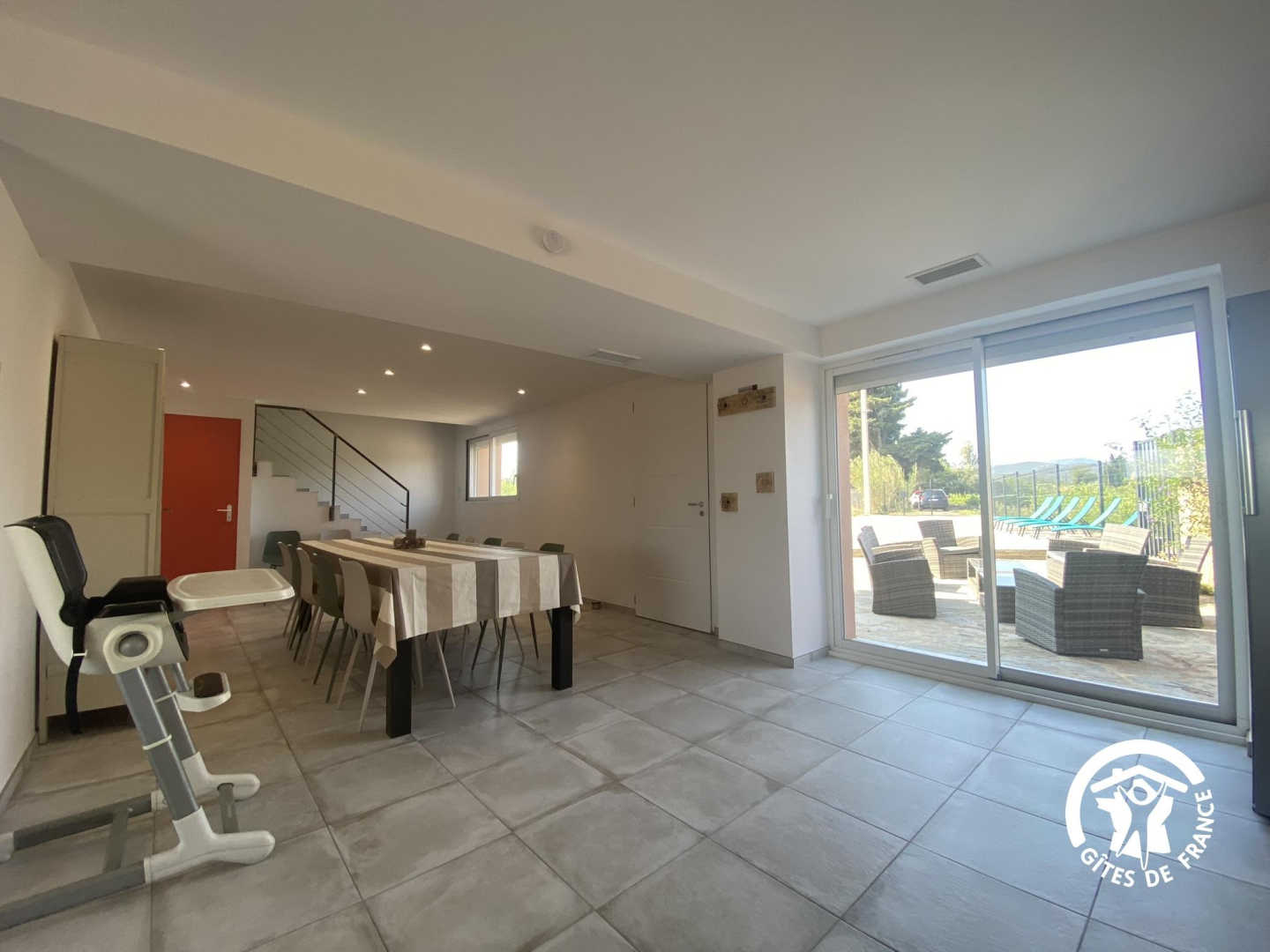 66G103304 98f23eae0df04b449ffd01e116e69e84