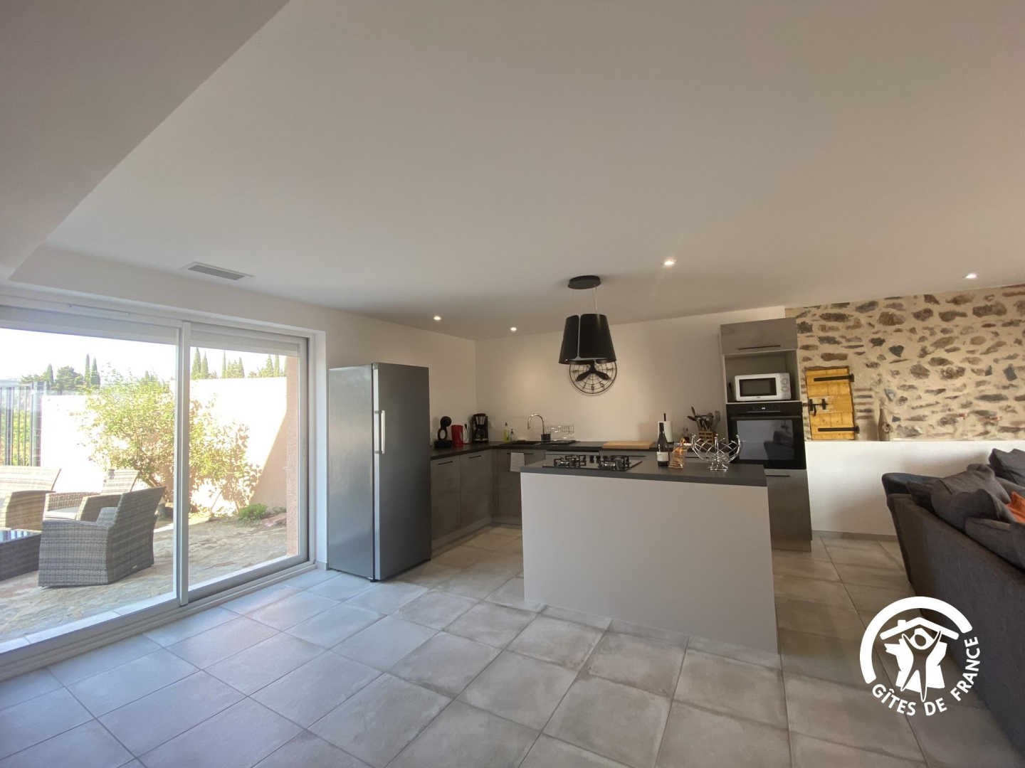 66G103304 d1e8c2a413274ae28de2d360a9d57e52