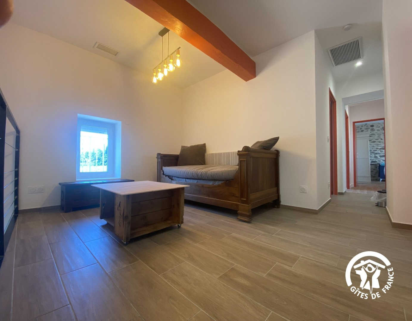 66G103304 f4b38b91175f46dd8bf563912c5df9cb