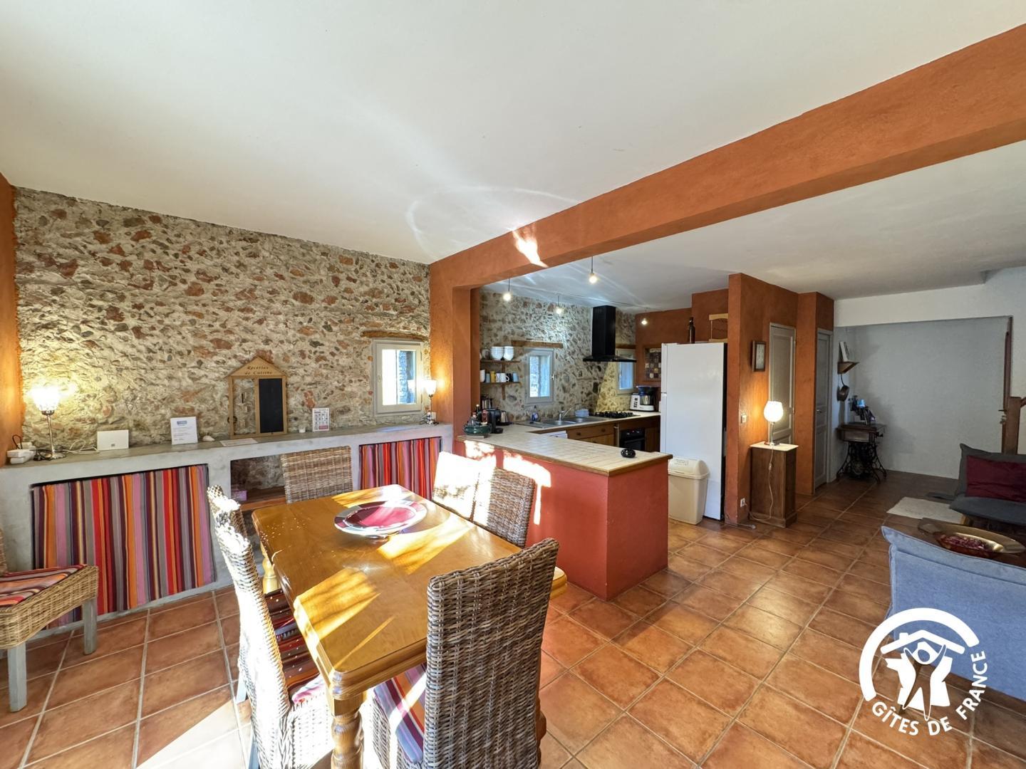 66G103305 a0a109e4cb6548dcbbf9fab939524905