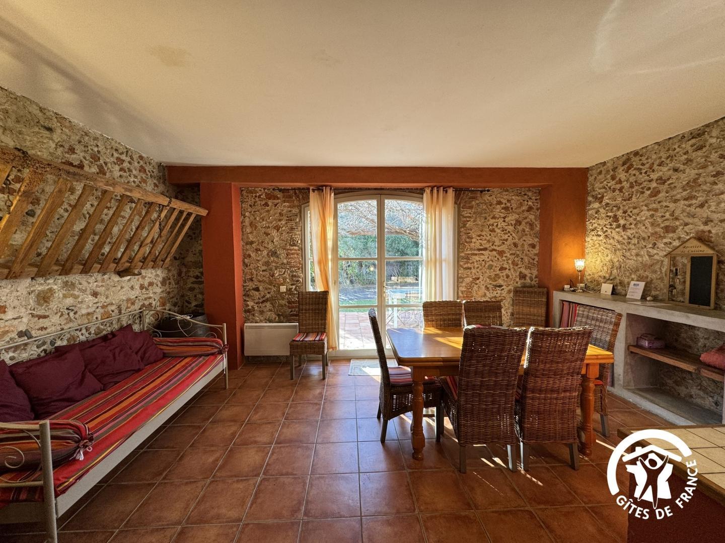 66G103305 d6b5098155334d6990417cf7ab5bfd34