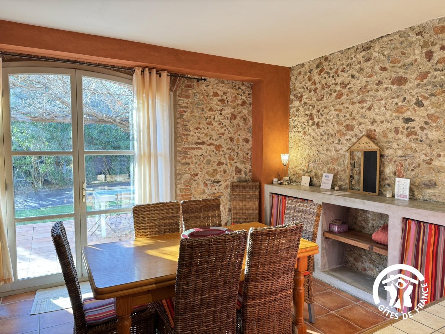 66G103305 dc70951fb95f41de83cce88a621fab99