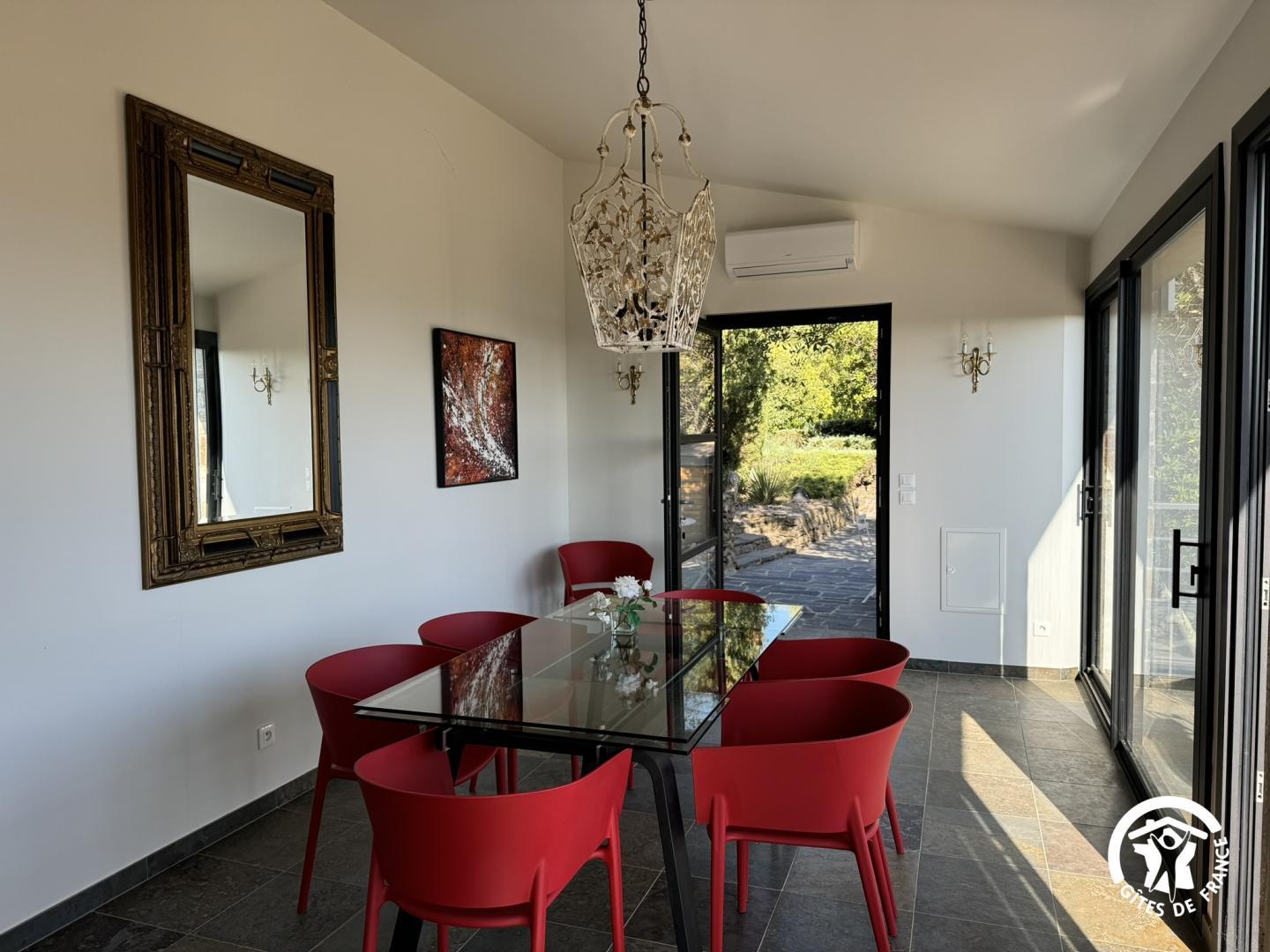 66G103306 02c31dad5e8940669b862ff80c29b441