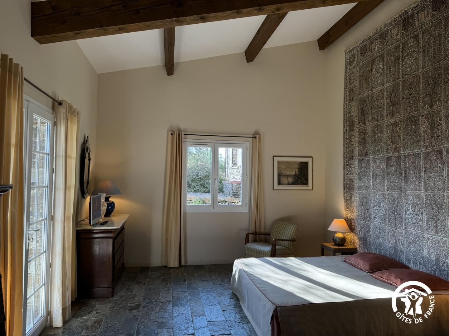 66G103306 5c958a1fcb0047a882415267b8c2ac93