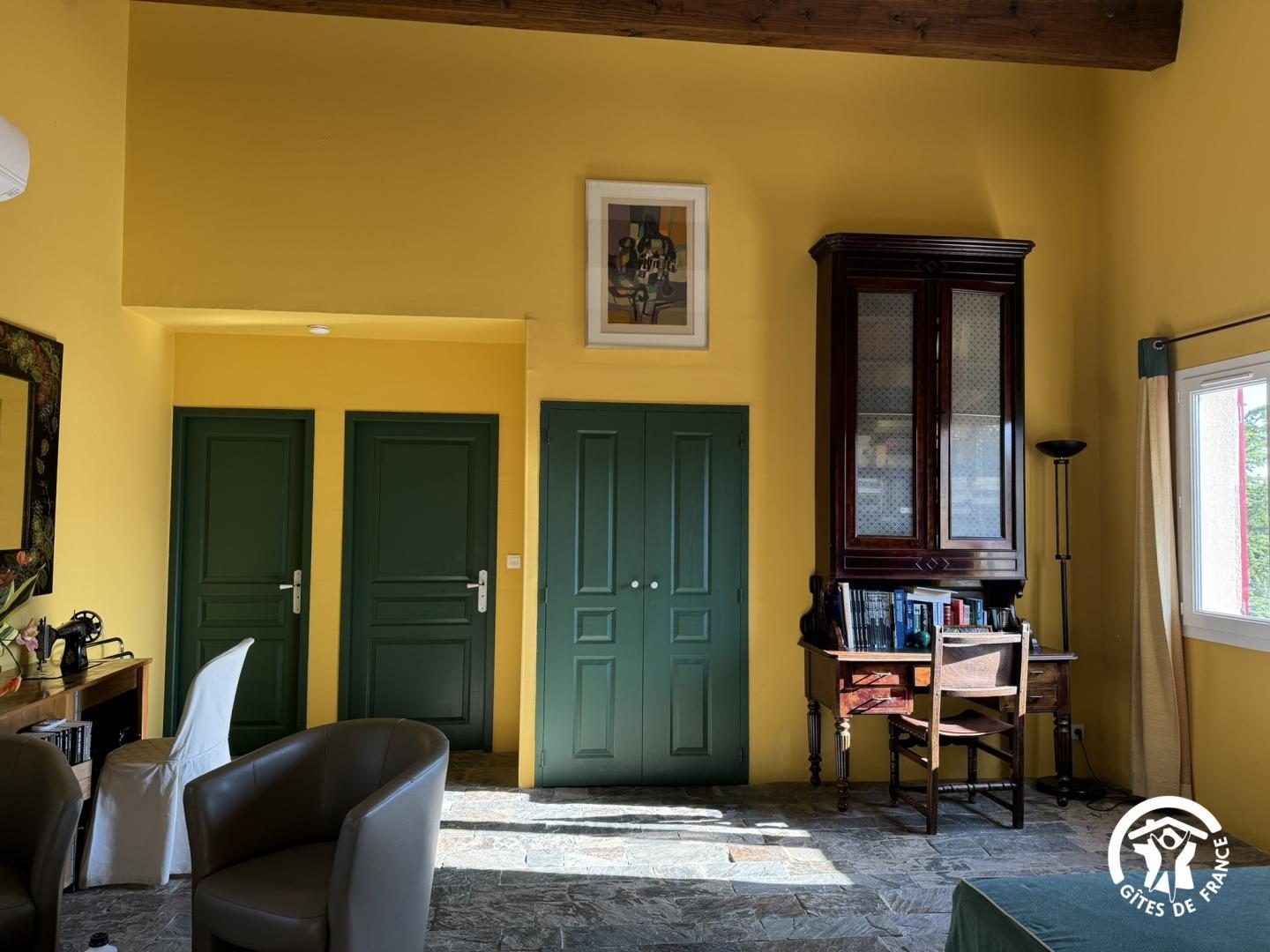 66G103306 b79a8e9af8ee433598b17bd895ad8243