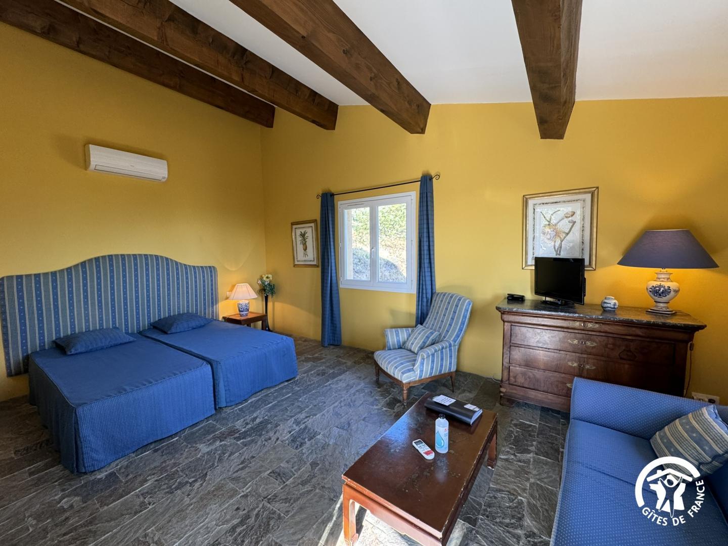 66G103306 ccb3923f71f248e98951bd09f0284f5e