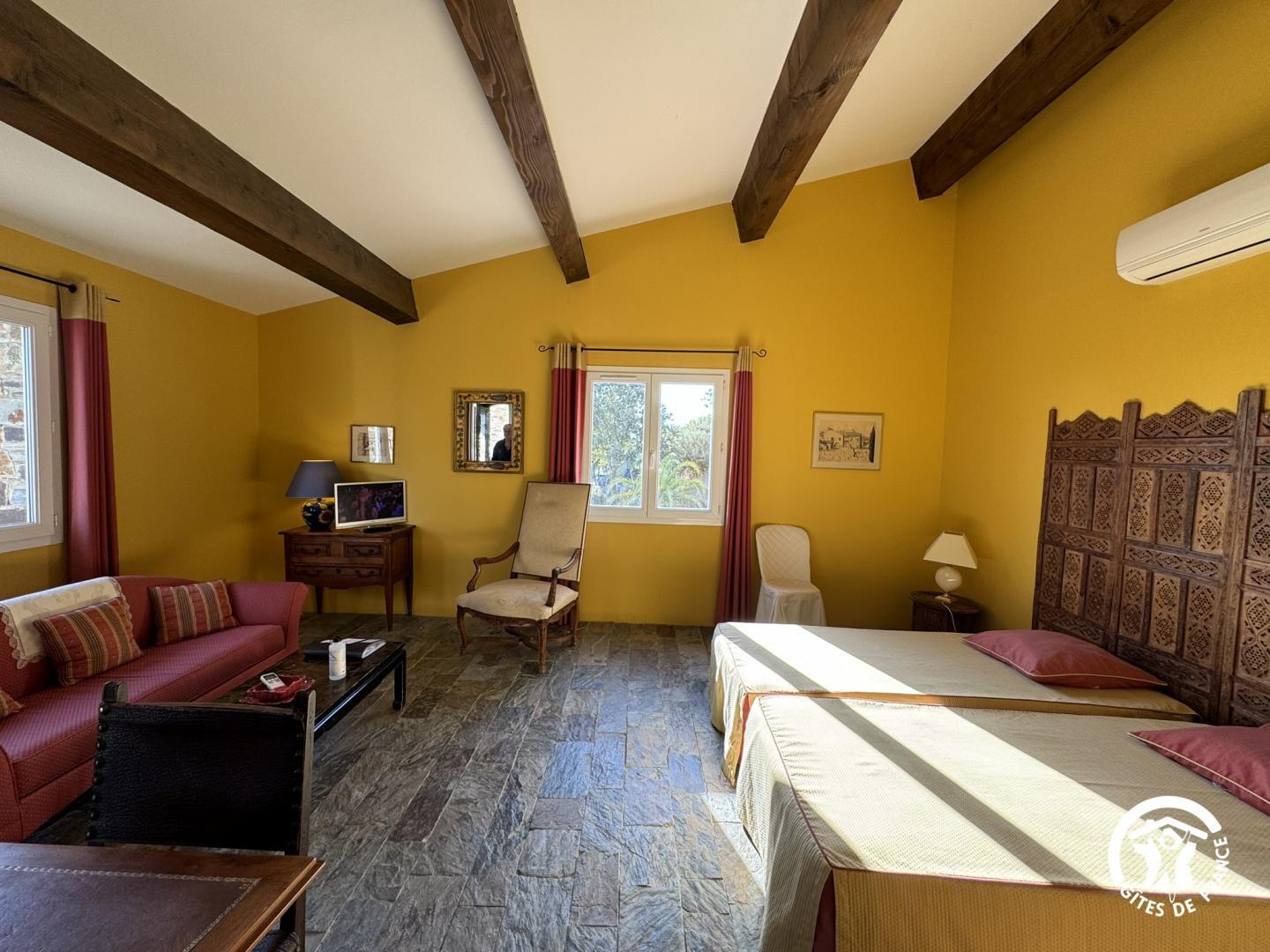 66G103306 da2355e80ba446c39abf1c7a431371a4