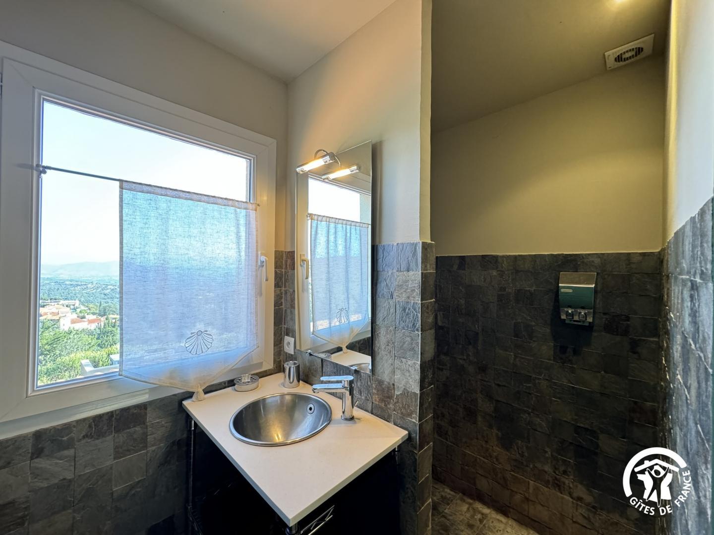 66G103306 dddfe25436464bcda8eef6ad7720cc96