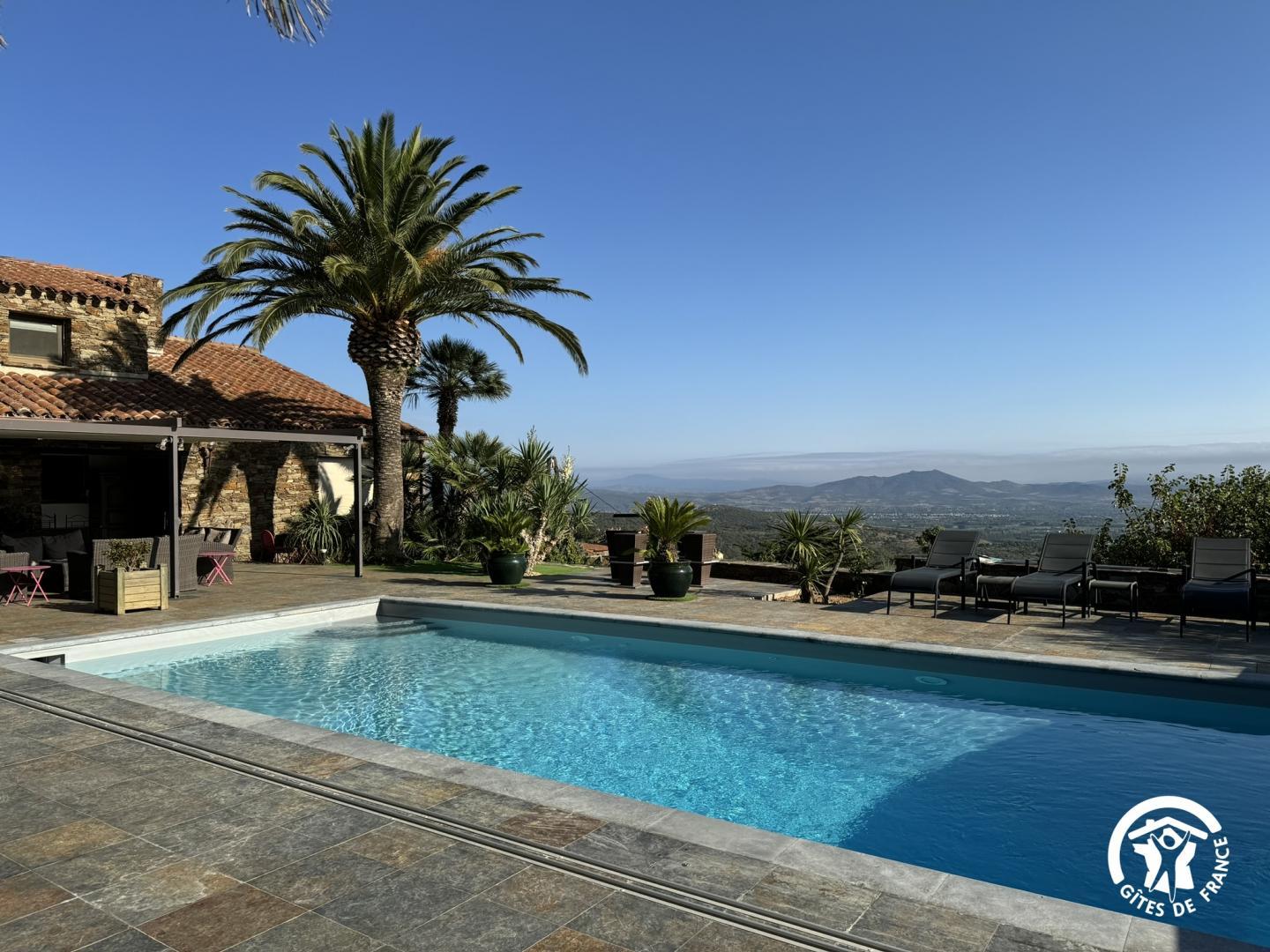 66G103306 f01e557e075c49a18537f2b9184ca09c