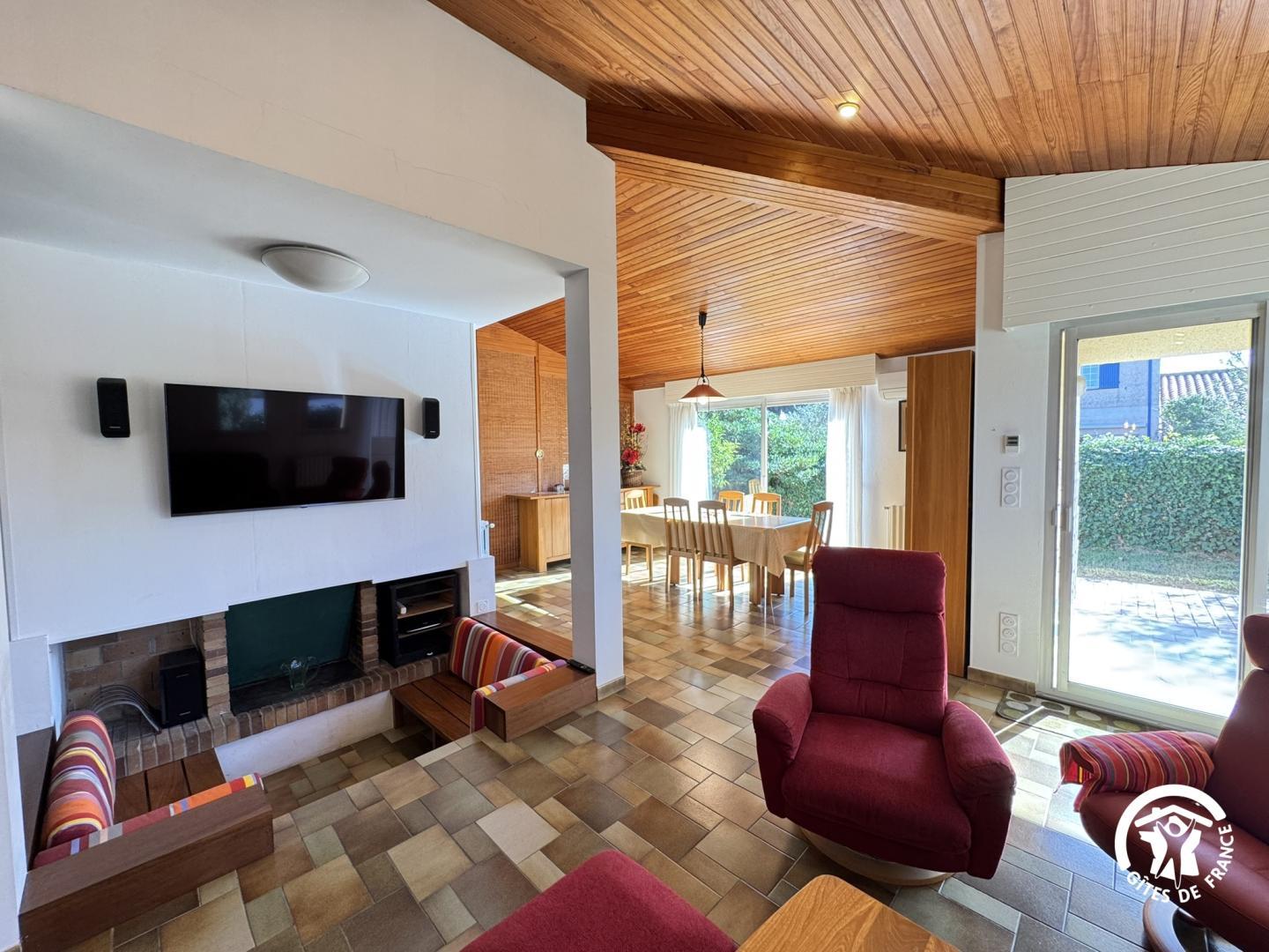 LA VILLA DES PINS