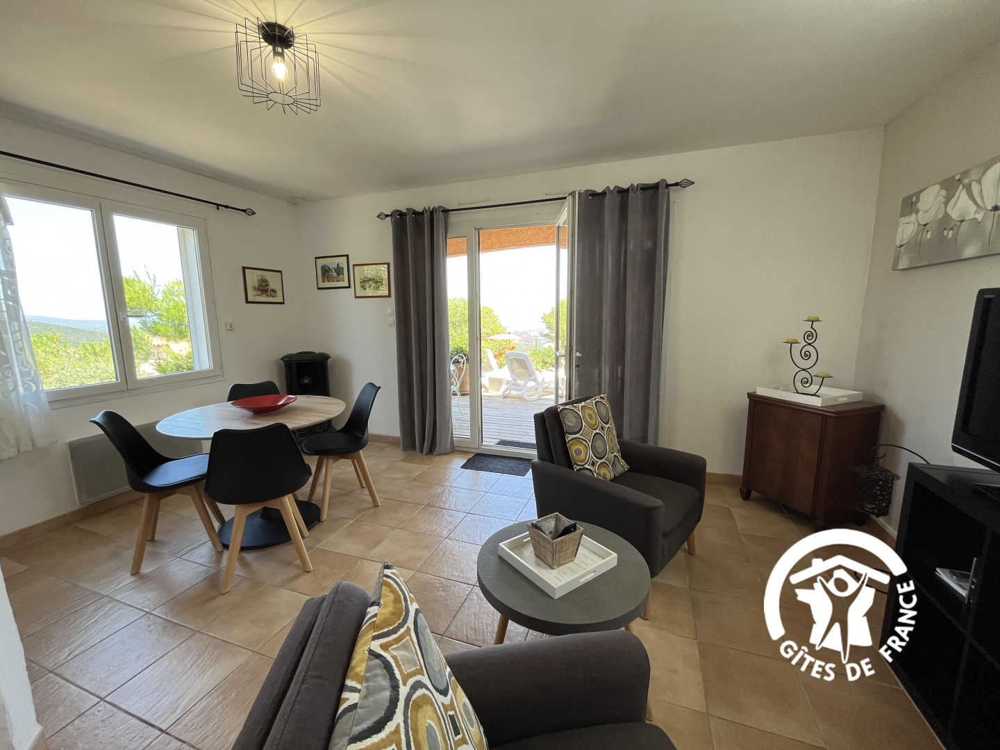 66G109901 efb88d1fdf504551992ac8130ab3ade8