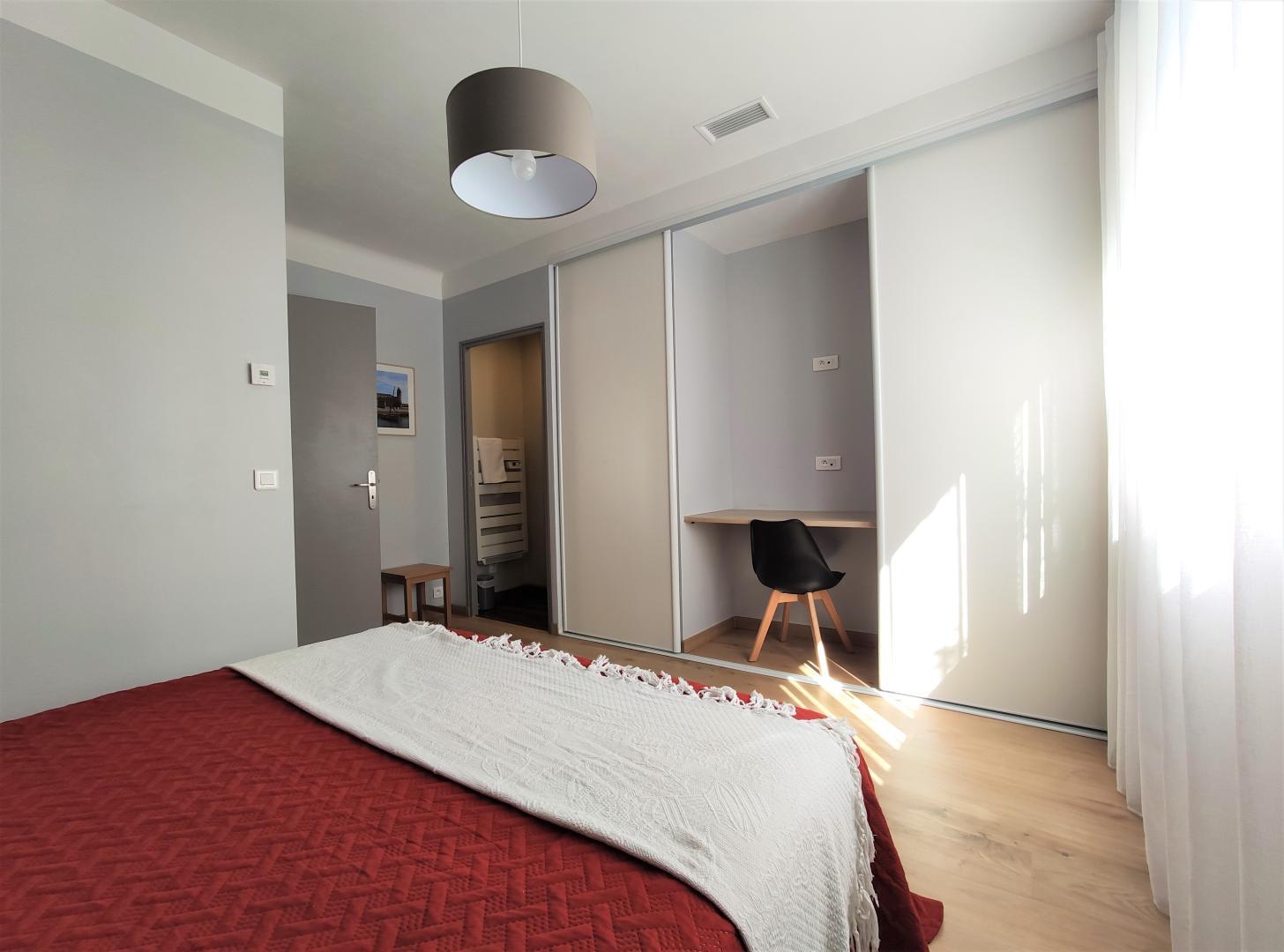 66G109903 d365d0e39b2f4926ba7c4682fe34b0de