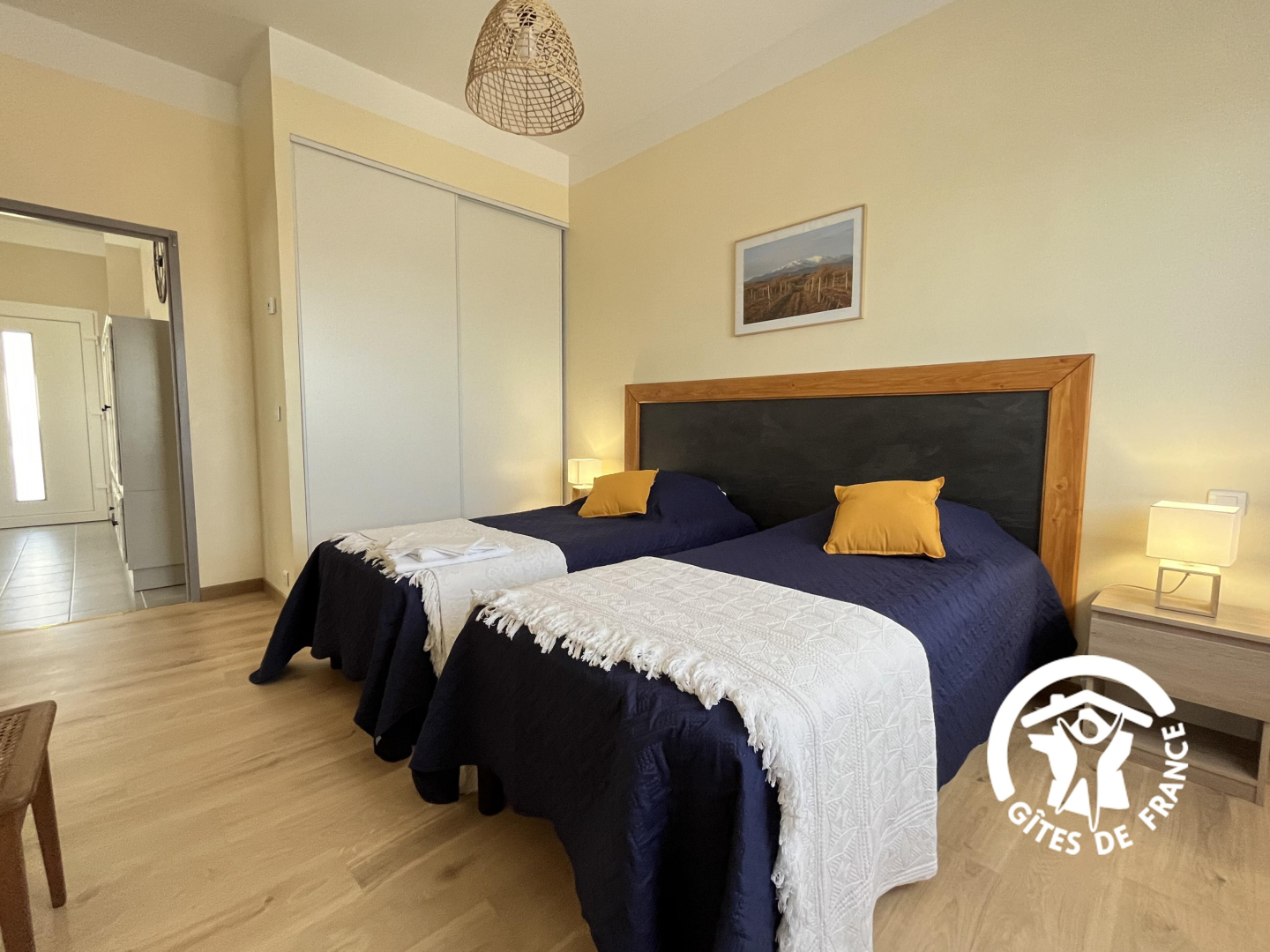 66G109904 1720e8562bf843d2876a21d6c1ccf70d