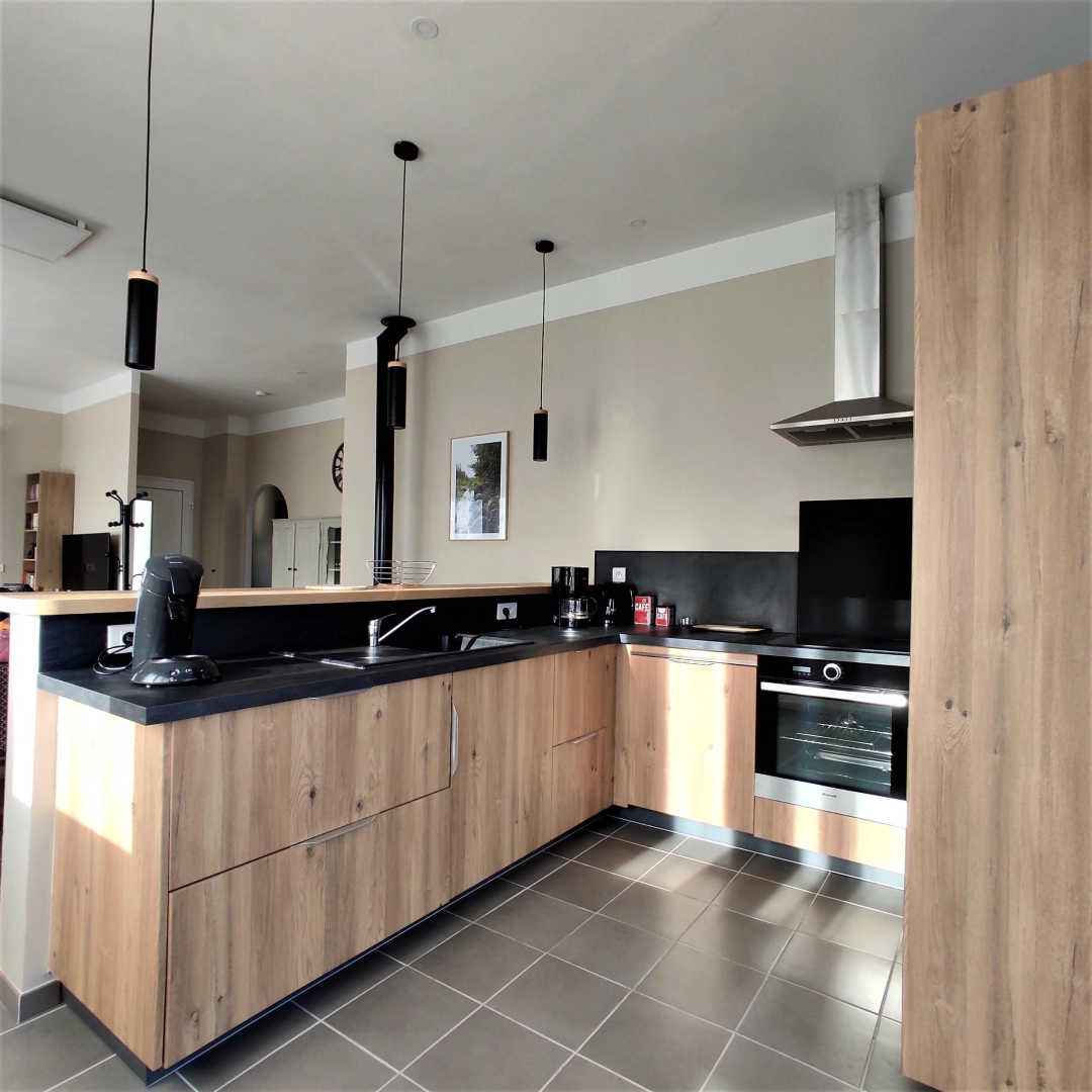 66G109904 47d93a19505f439593f2e403f37d4984