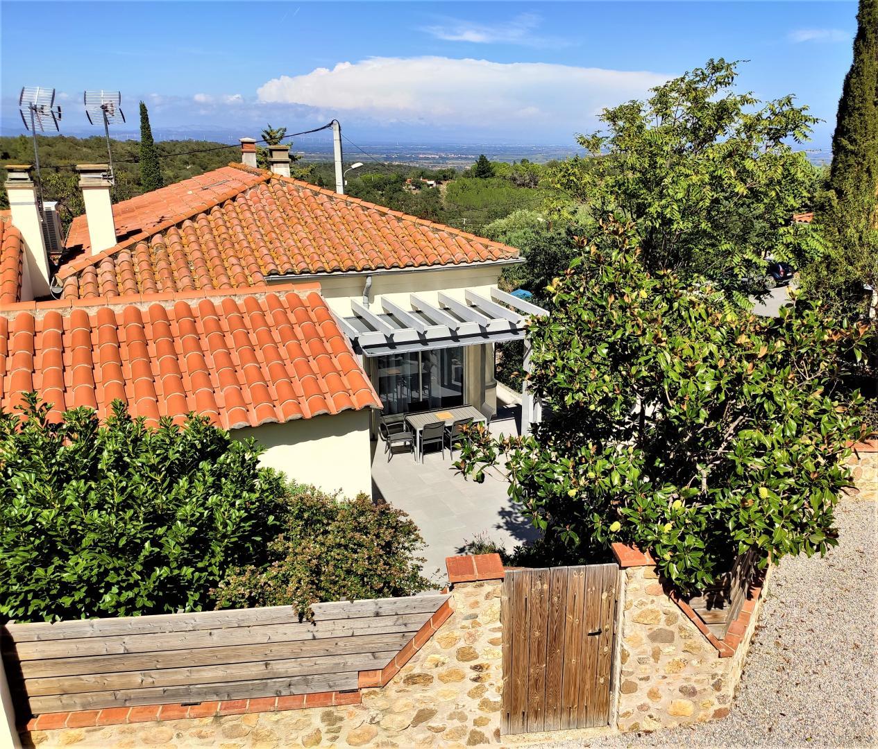 66G109904 698b7b25017b460c9126b58365f546d8