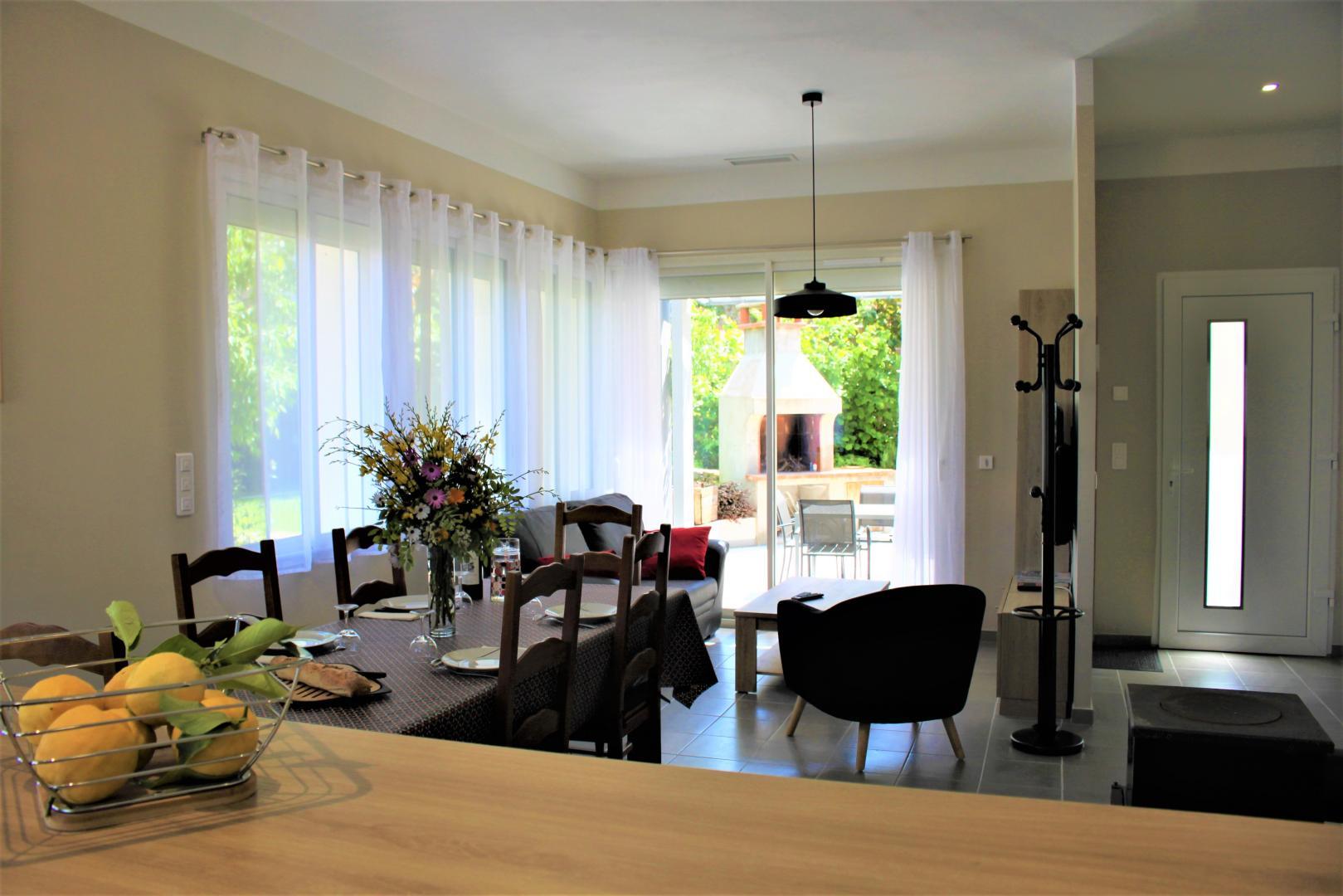 66G109904 9c9bdd88b16e4856a109725c17ed15b6