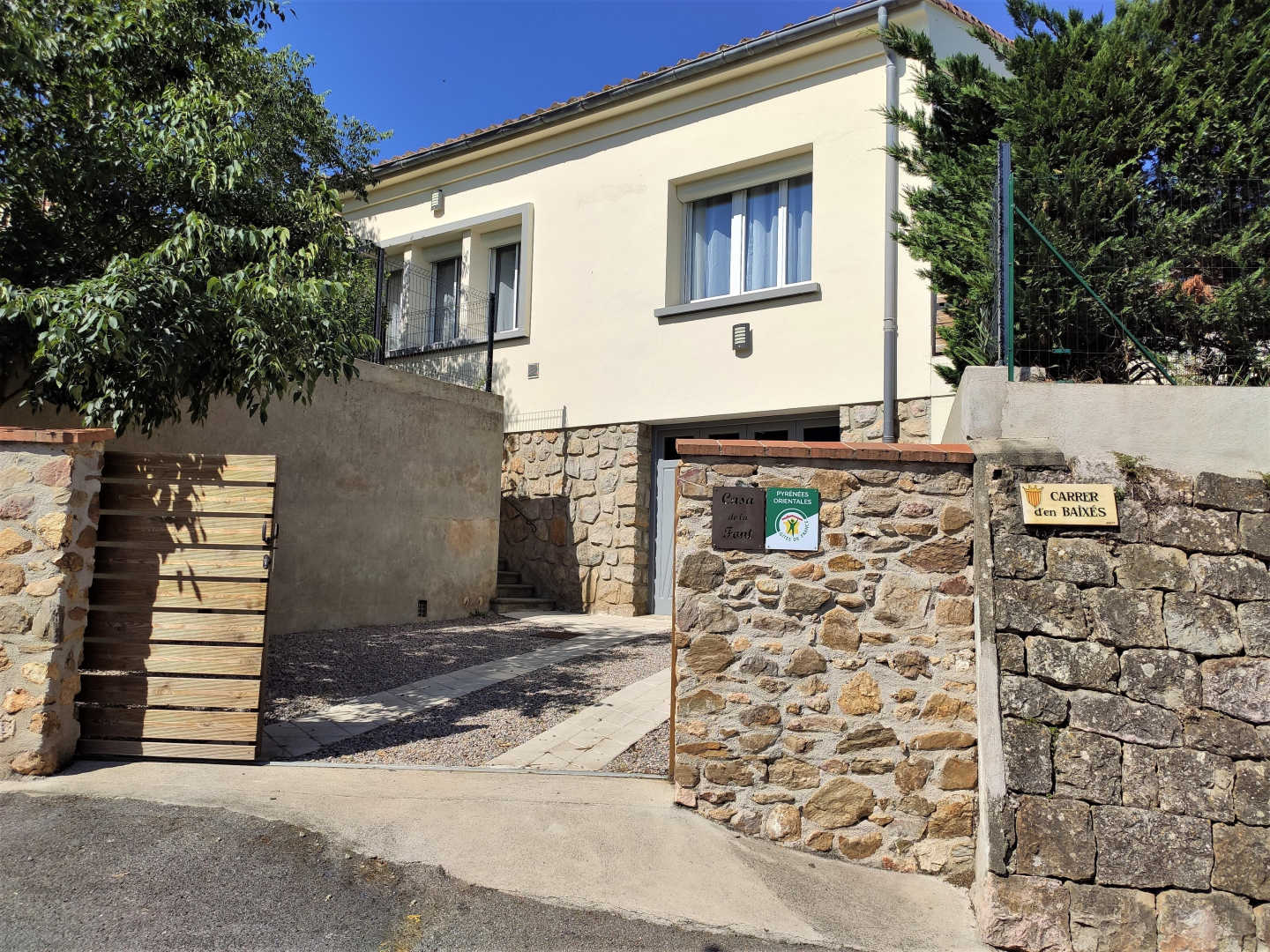 66G109904 b2bb83cc7089423183bdfaae3190fffb