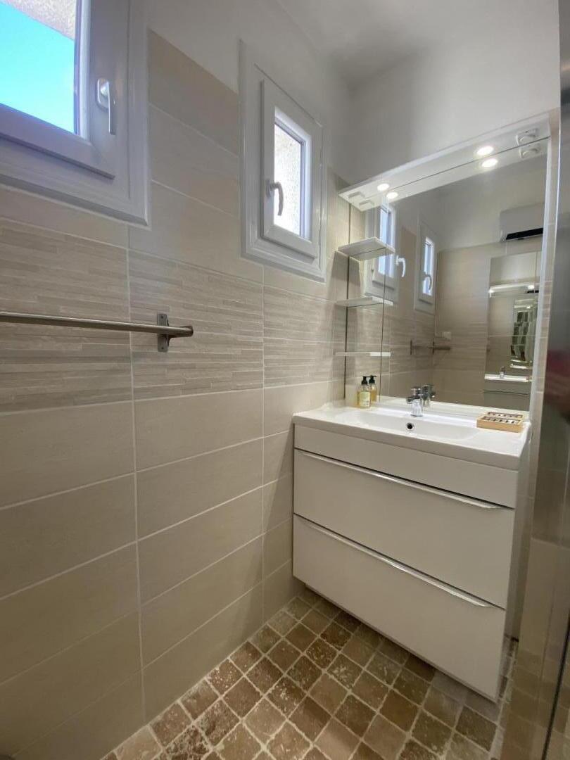 66G109905 4b23657f60c34a4faf6d7bd5457e572f