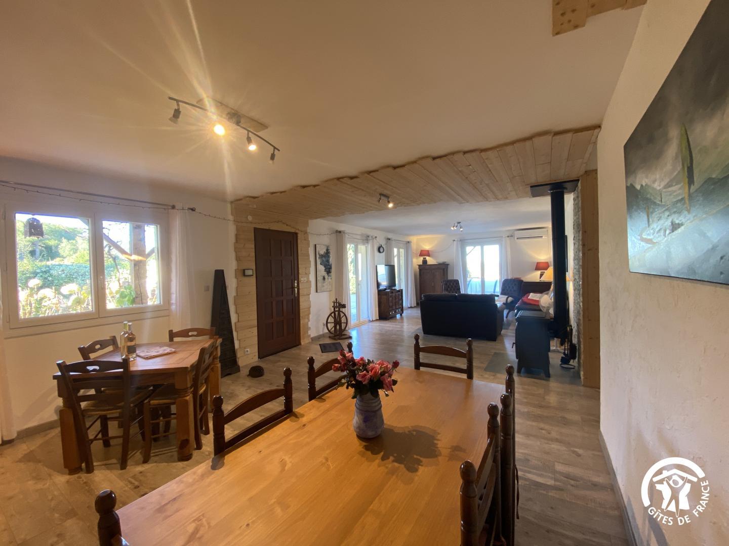 66G109905 c33a3359e7a749d5a675071c7e42db02