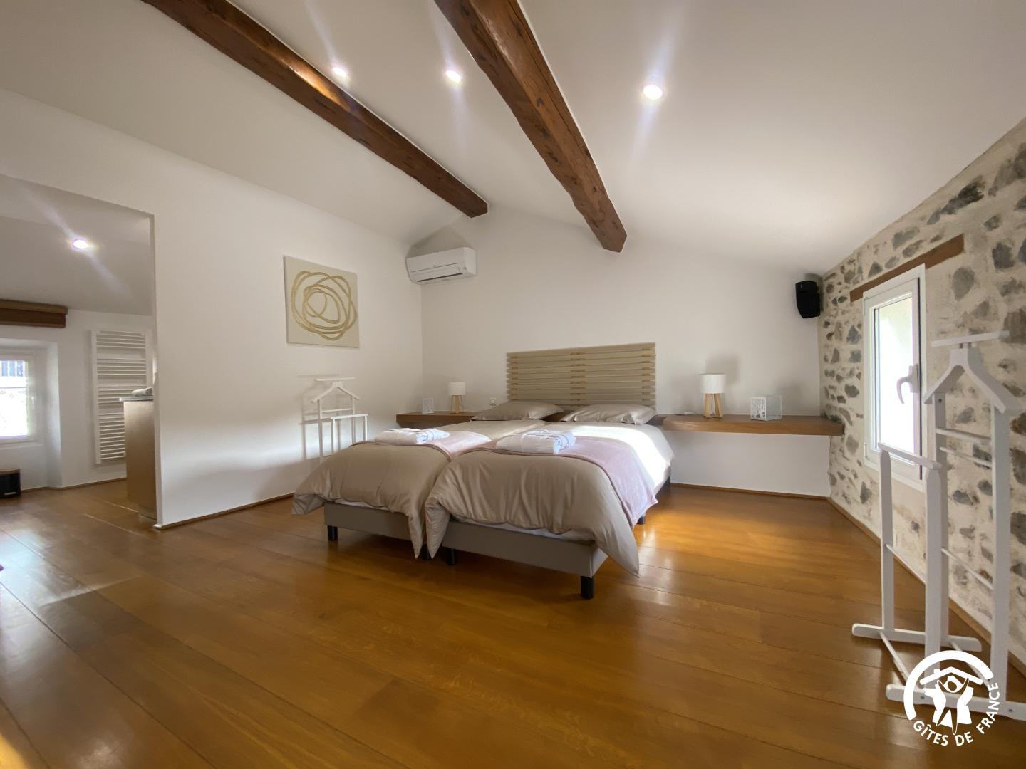 66G111201 1d92dd470705477986c1111d454c530e