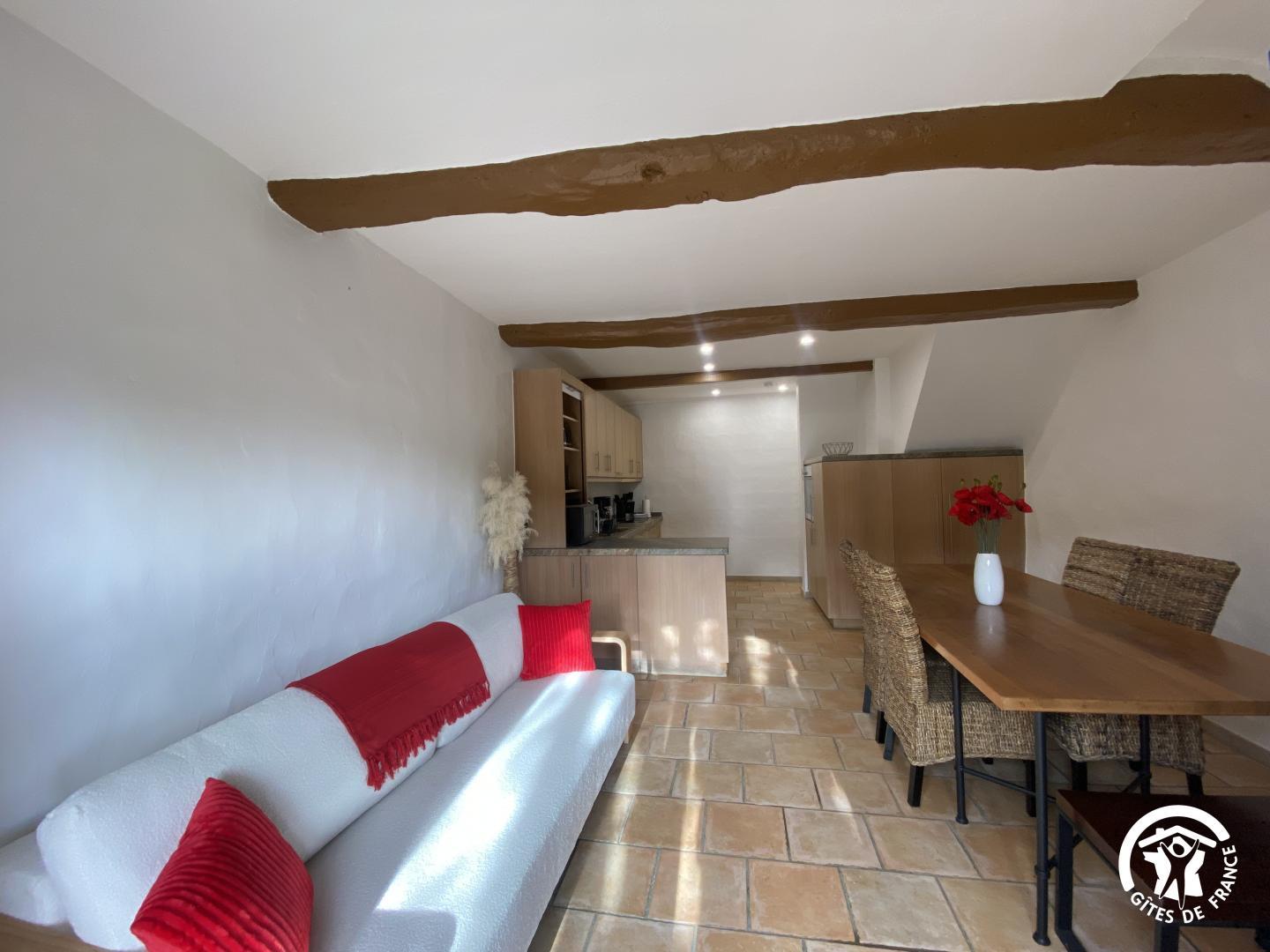 66G111201 372d077ef185406689113294c822381a