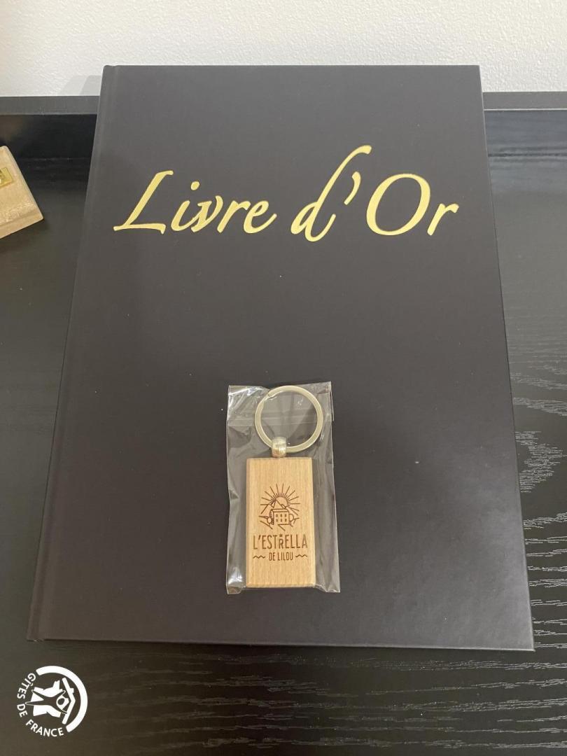 66G111201 559ed02bfd8a479a835f42c4e534db10