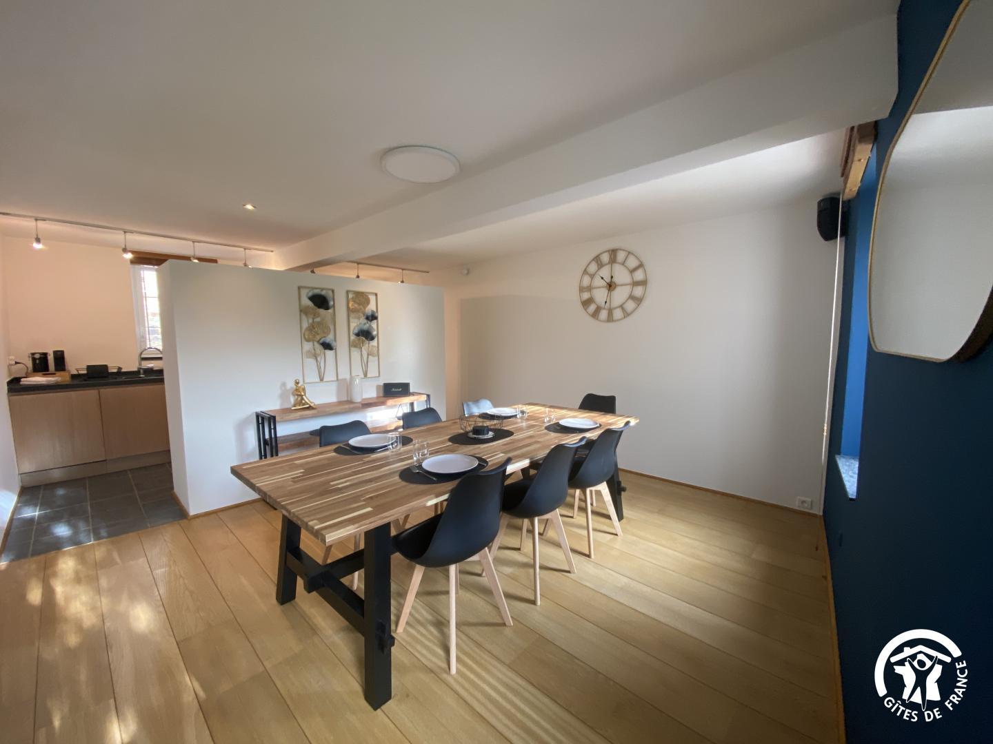 66G111201 70b933f49f4b47baa5b8b37499d3c080