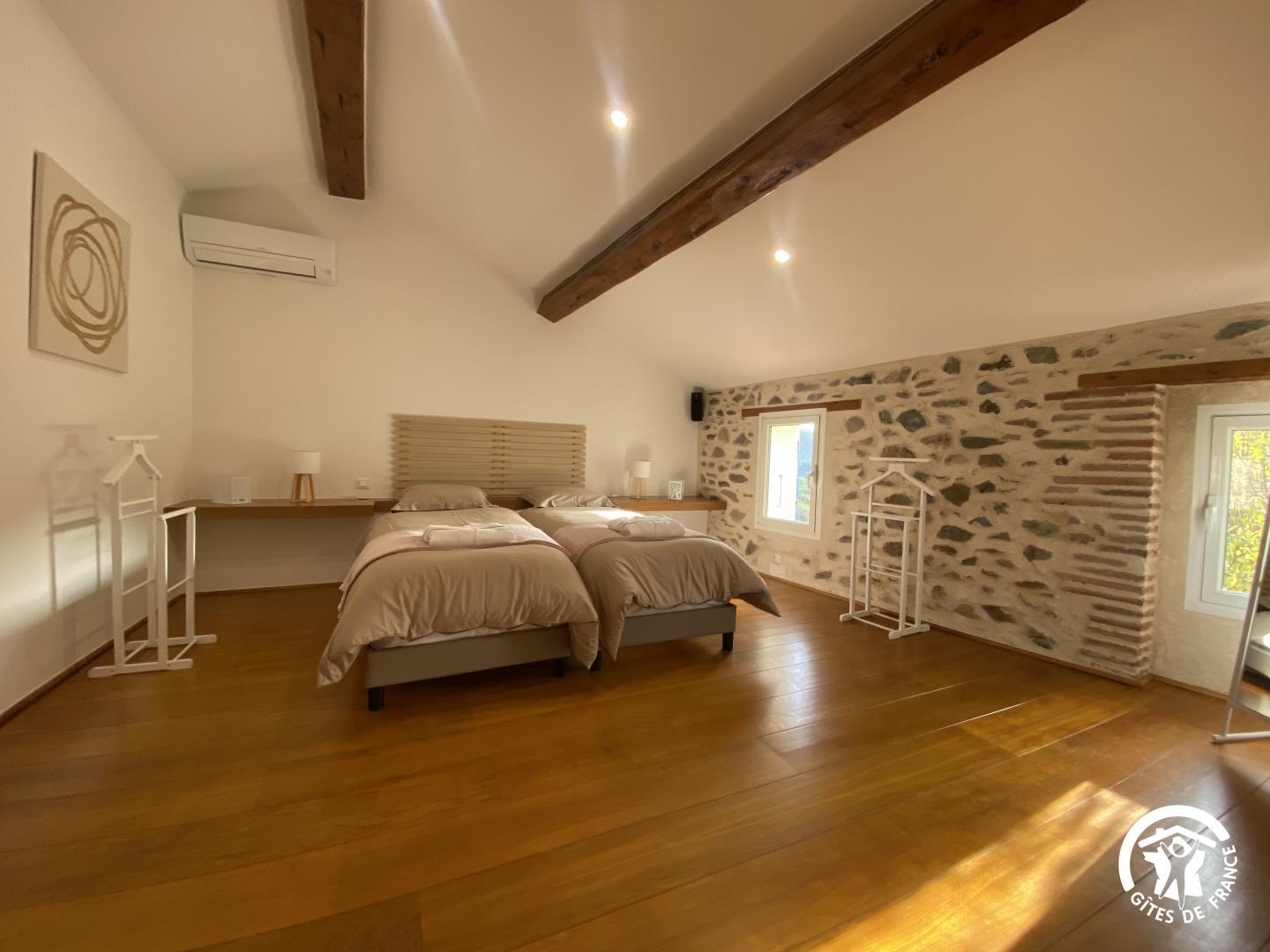 66G111201 8246c4845ad644be9532976e5bd59f30