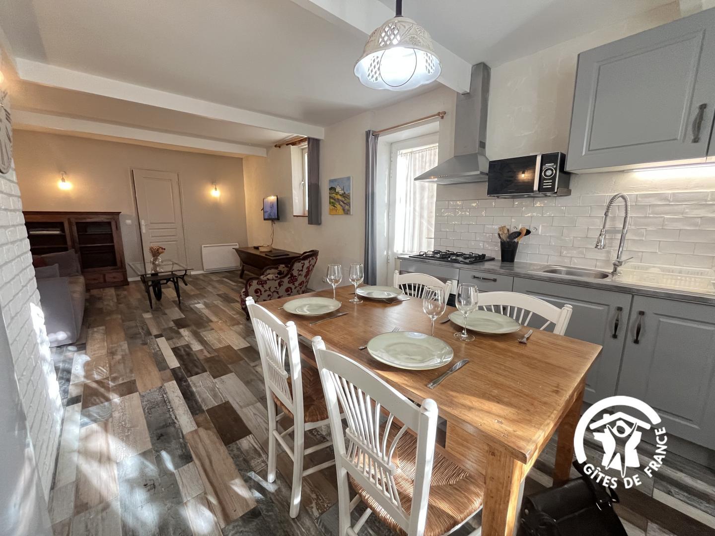 66G112605 98e7836aee454fe6b6202dcef877bdf0