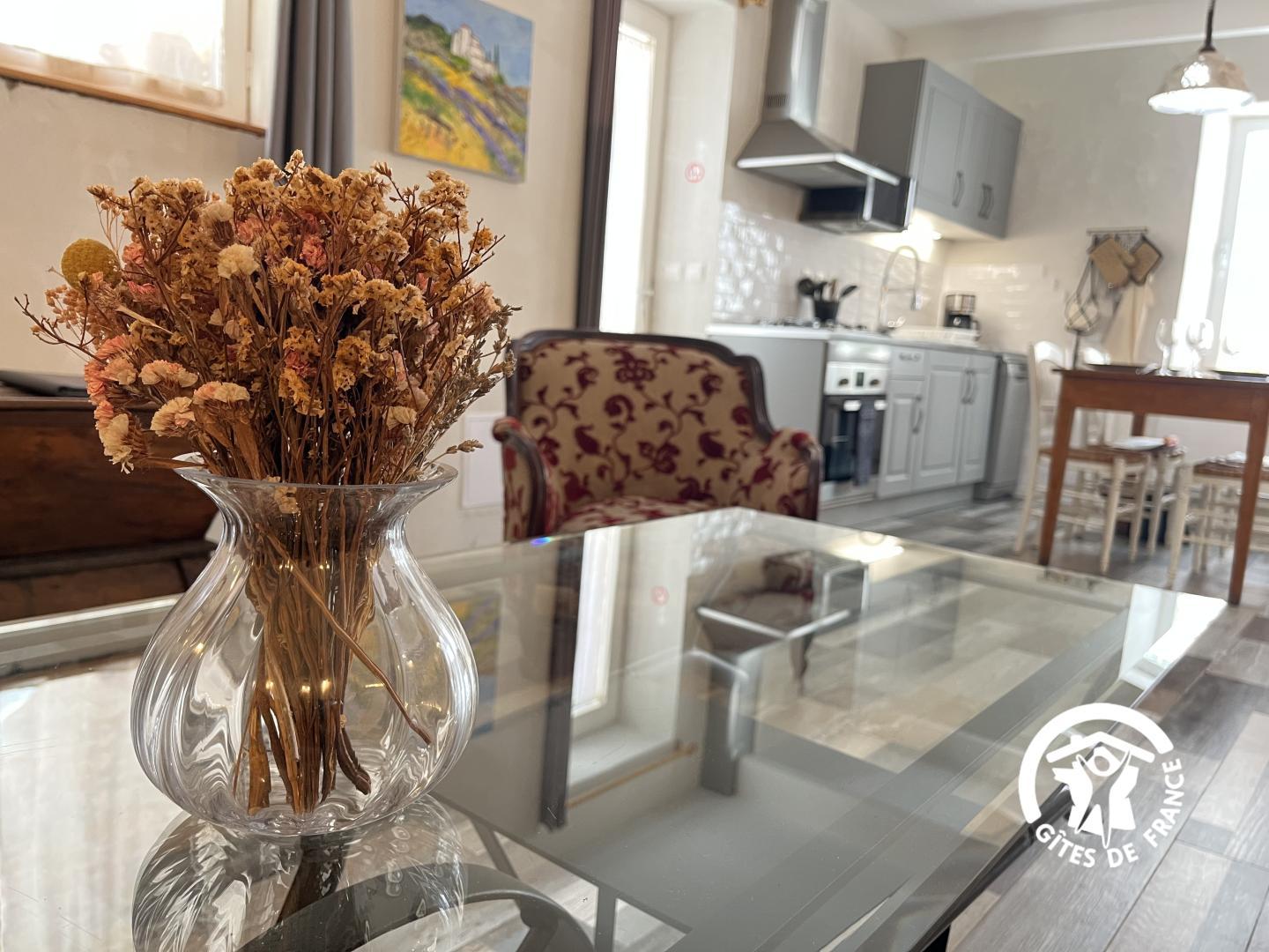 66G112605 ba5139d7f987485aa2e0ad72b6885857