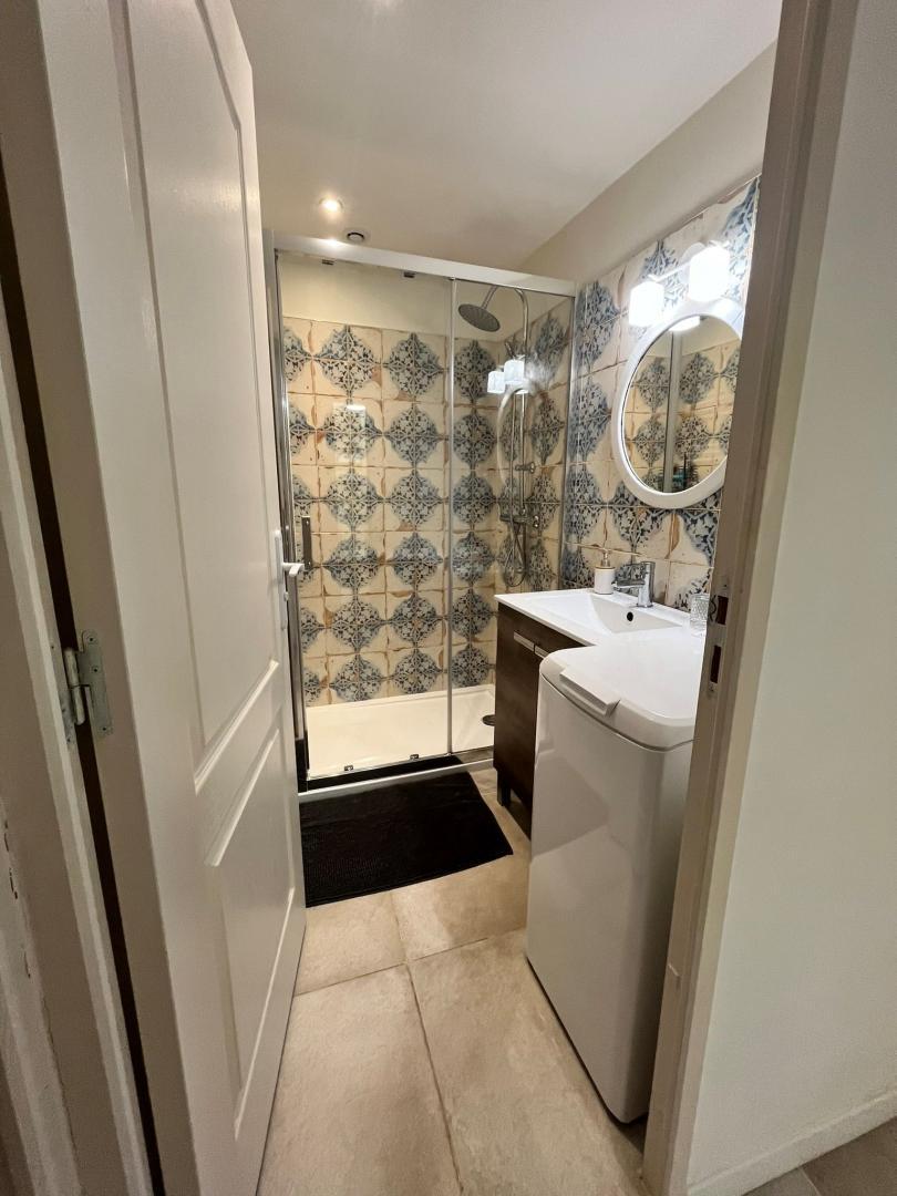 66G112607 e44bbce577af4161a3ee7777795c9881