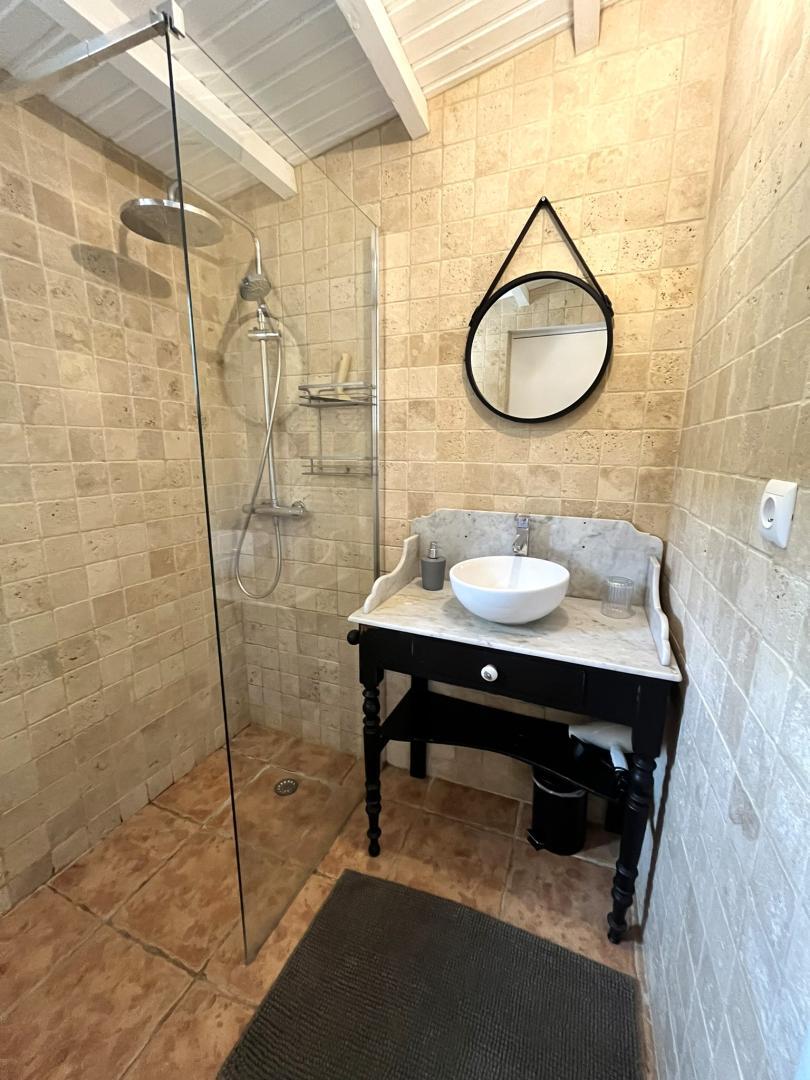 66G112609 22c377d76d3c4ebaa122db3942369091