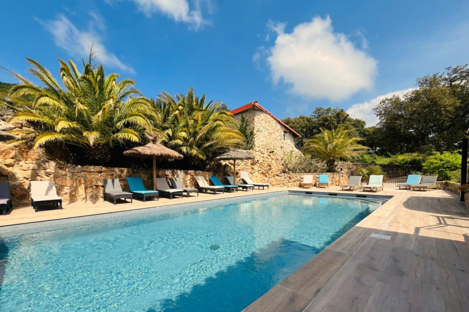 66G112609 3fb9f36e94b34af5a3f4c263dcd4e425