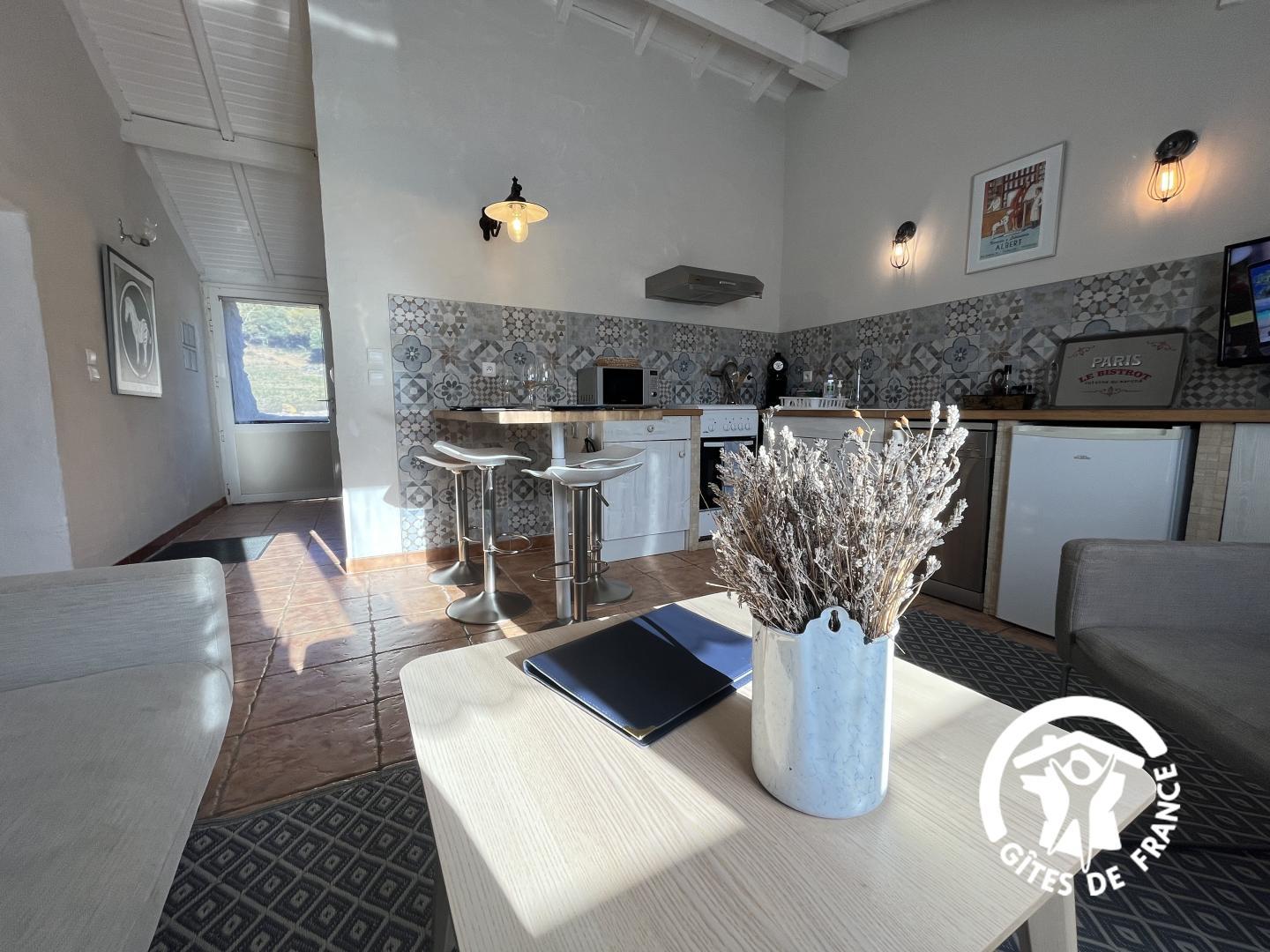 66G112609 96a46b41ce87476d88d904df80f82fe2