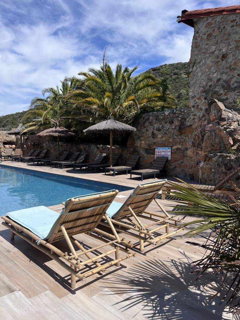 66G112609 d0f49a1ac7f041d9b60487e1368f2d3c