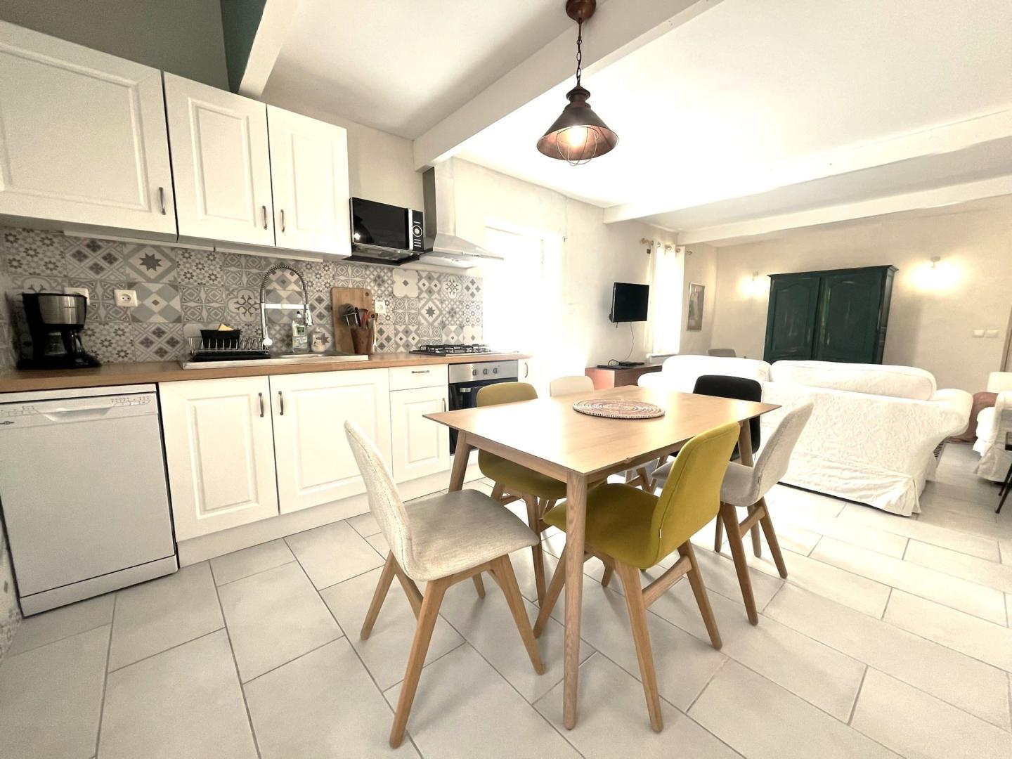 66G112610 6443329a2d2942c5915801a6ecb697f5