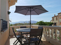 66G113408 180 245 cb5b8e351fa849c28db7c027f24ae049